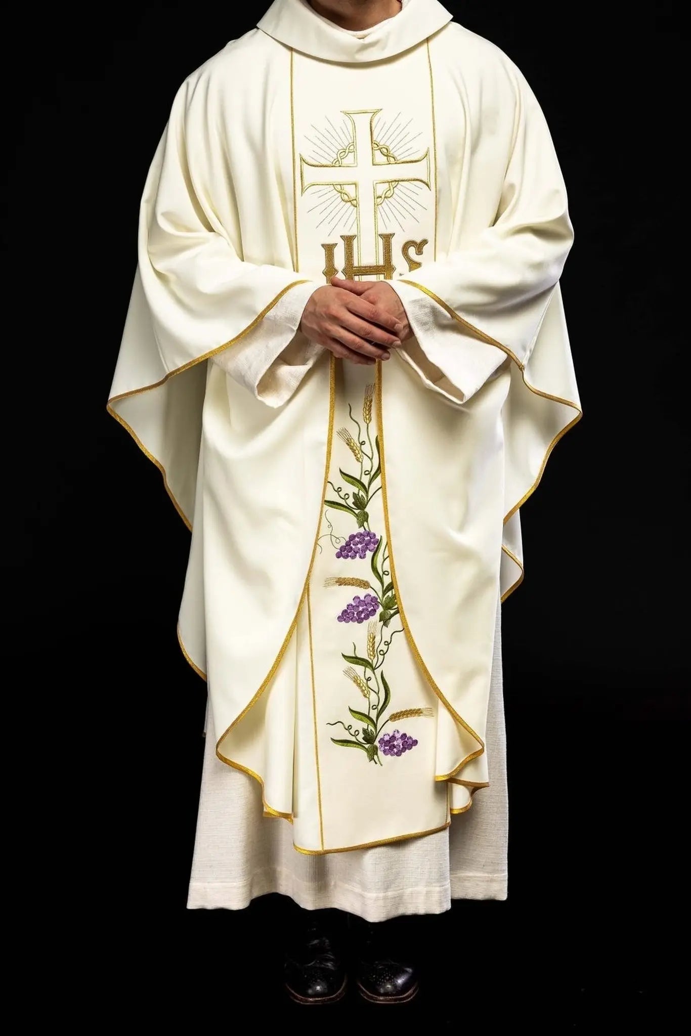 Chasuble with decorated IHS belt of grapes and ears and gold piping