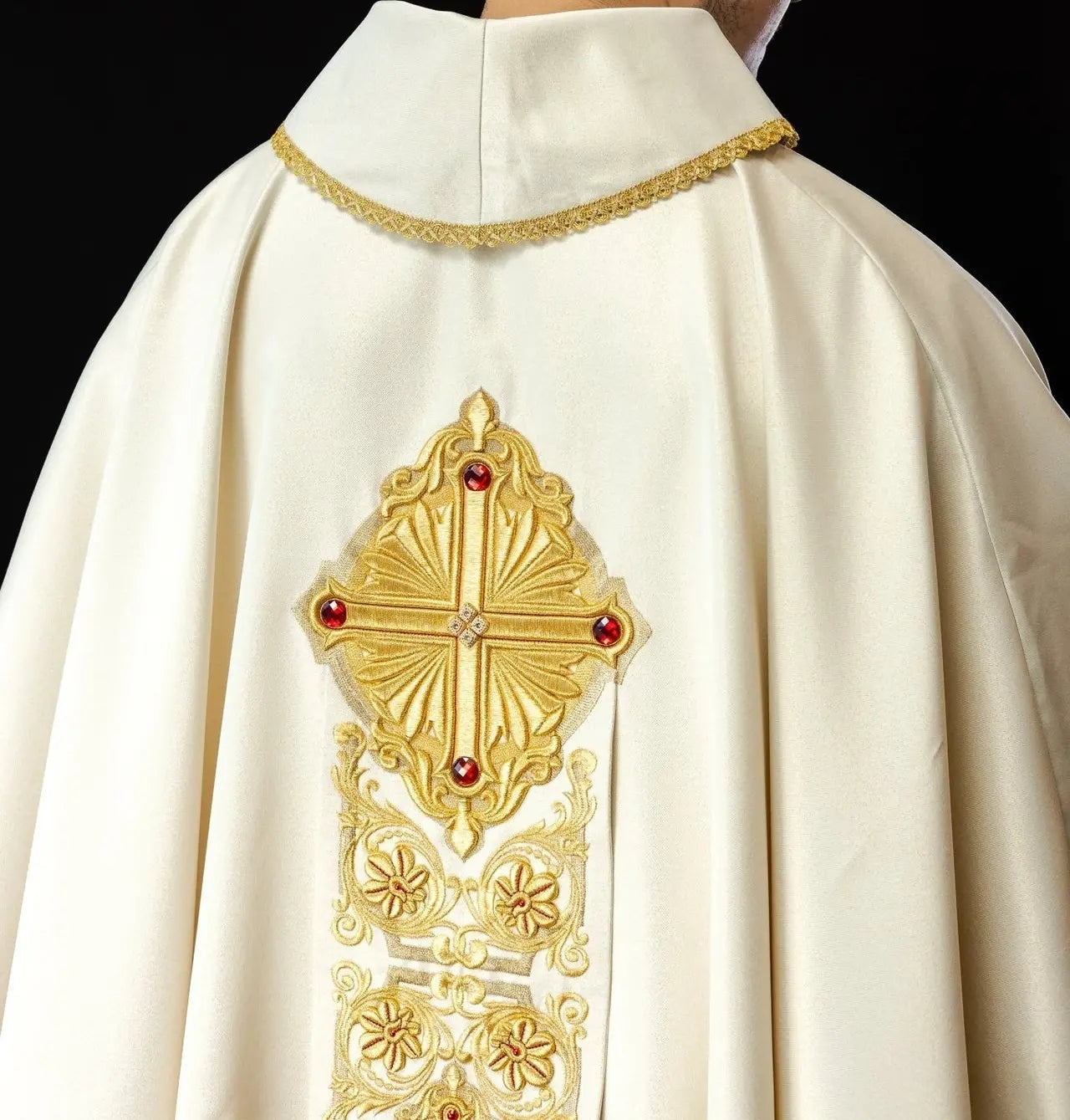 Gold chasuble richly embroidered decorated with stones