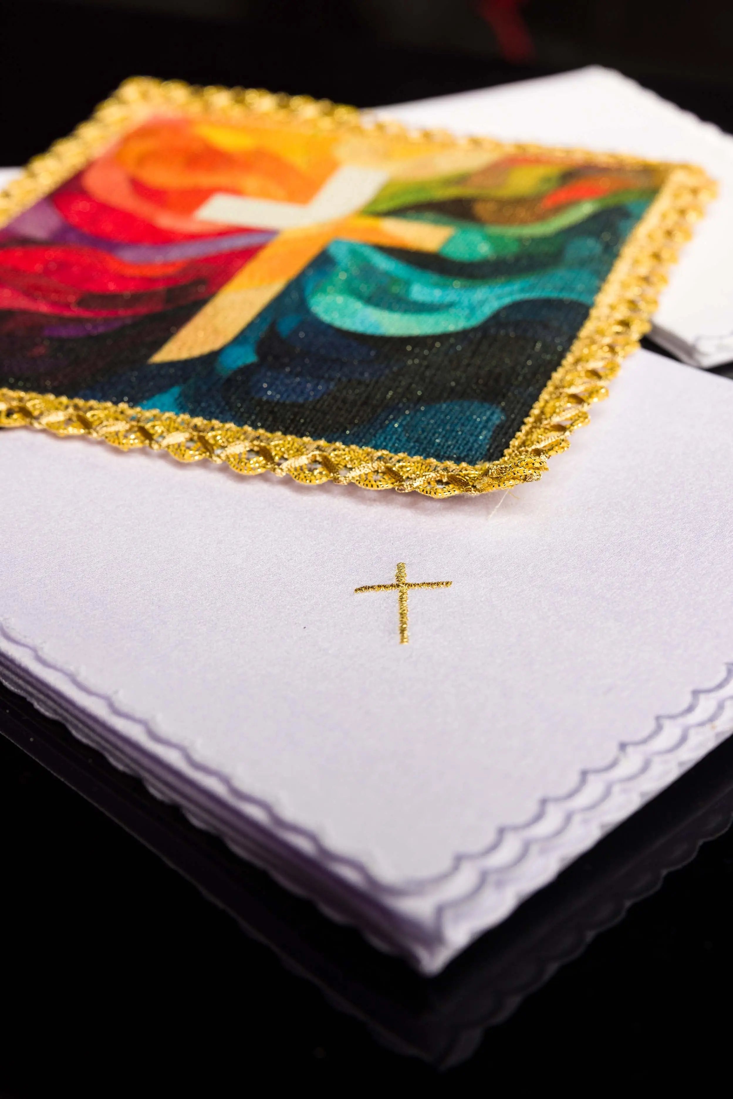 Chalice Linen Set with Multicolour Cross Pall - HAFTINA ATELIER