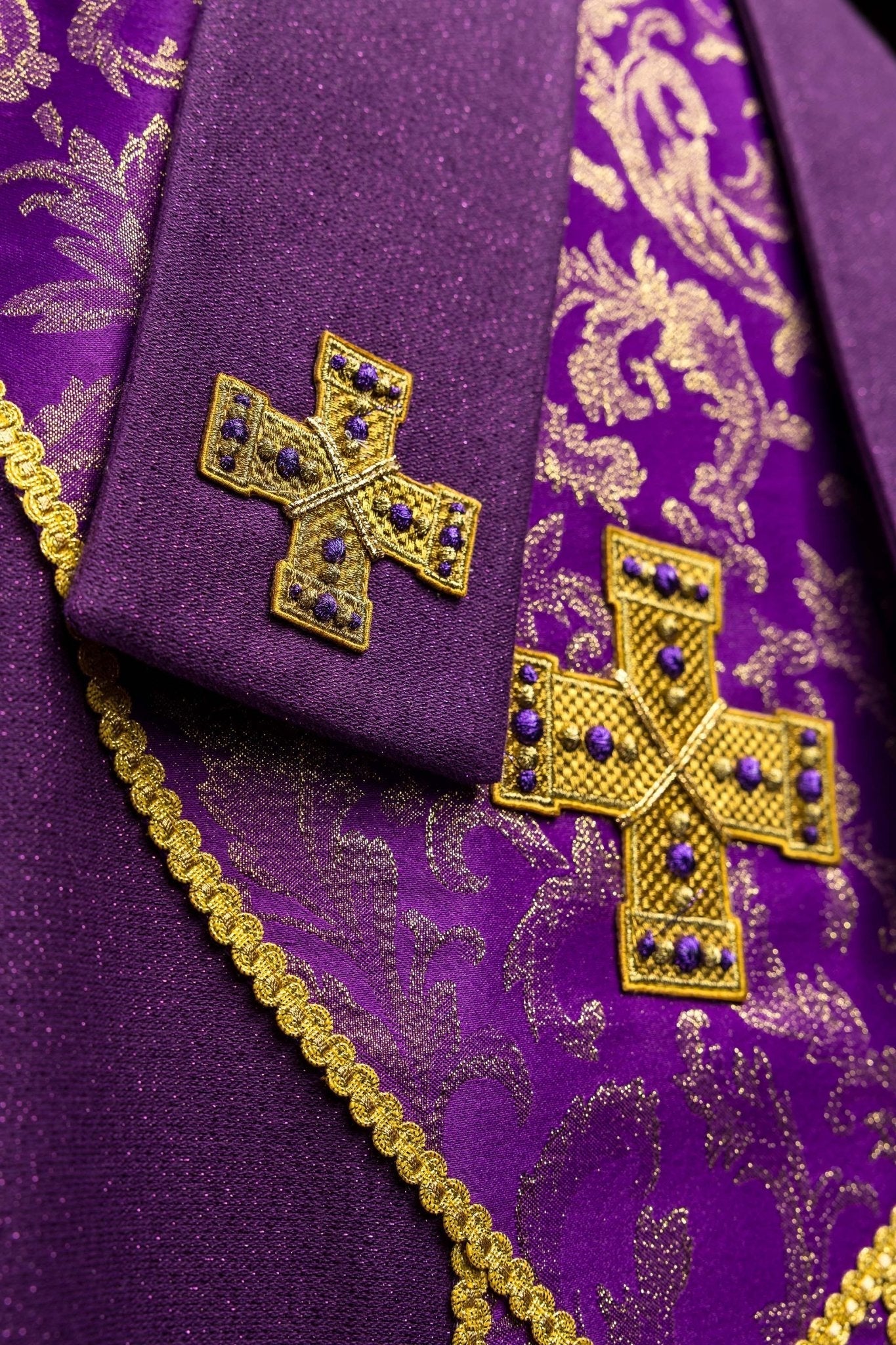 Purple mitre with embroidered cross and jacquard fabric - HAFTINA ATELIER