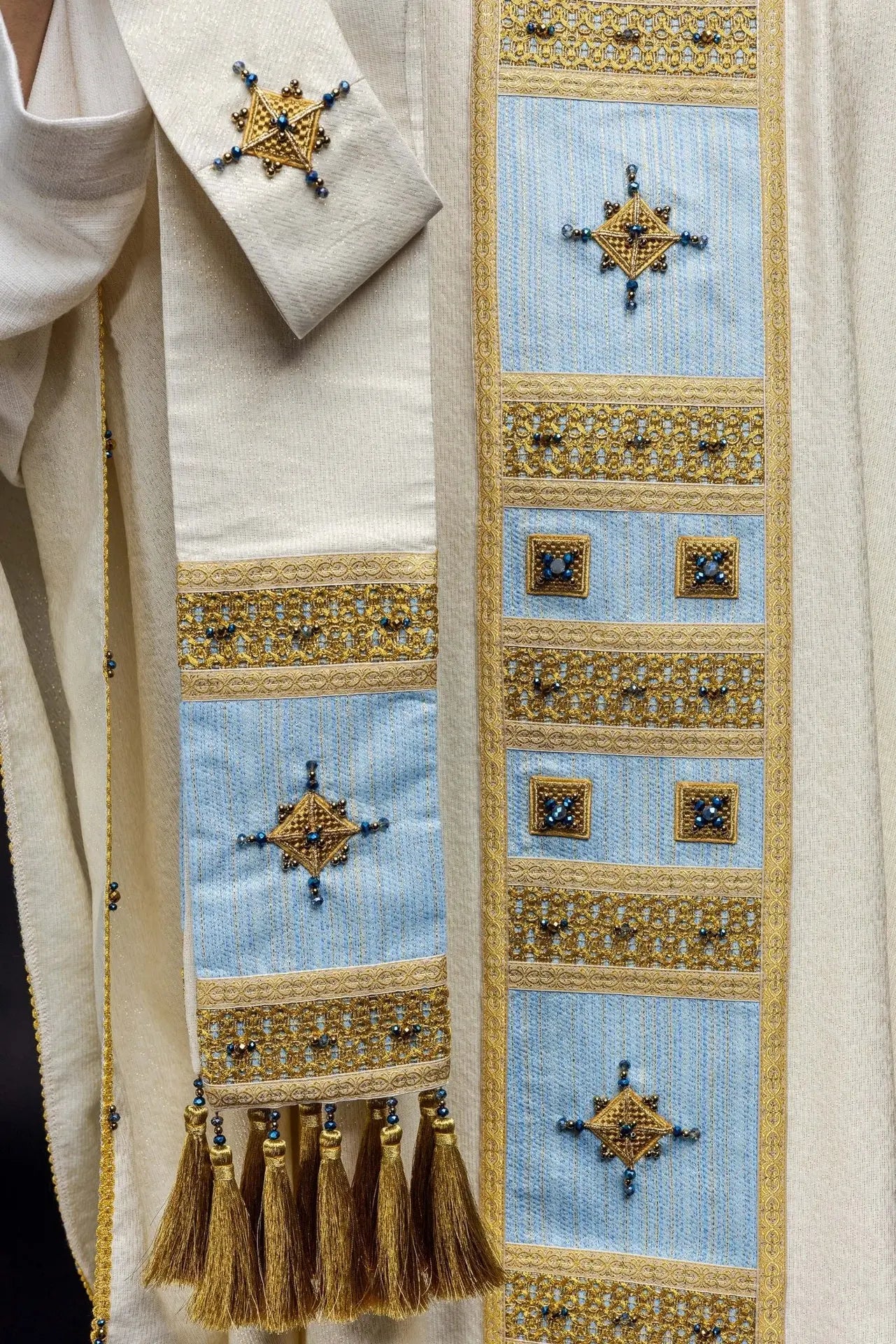 Handmade Marian Chasuble with Natural Stones – Handmade 7004 Collection