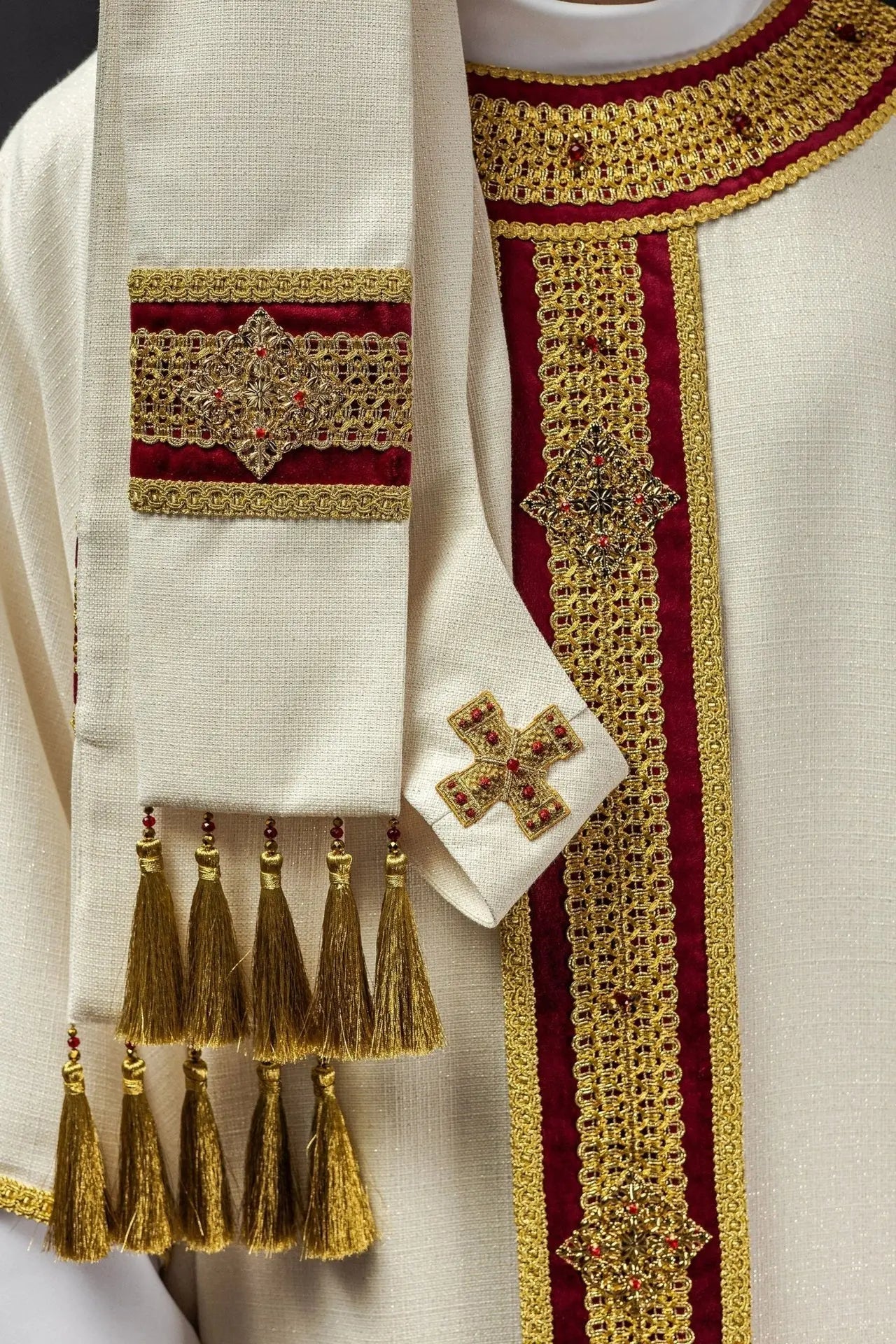 Handmade Chasuble with Natural Stones – Collection Handmade 7001