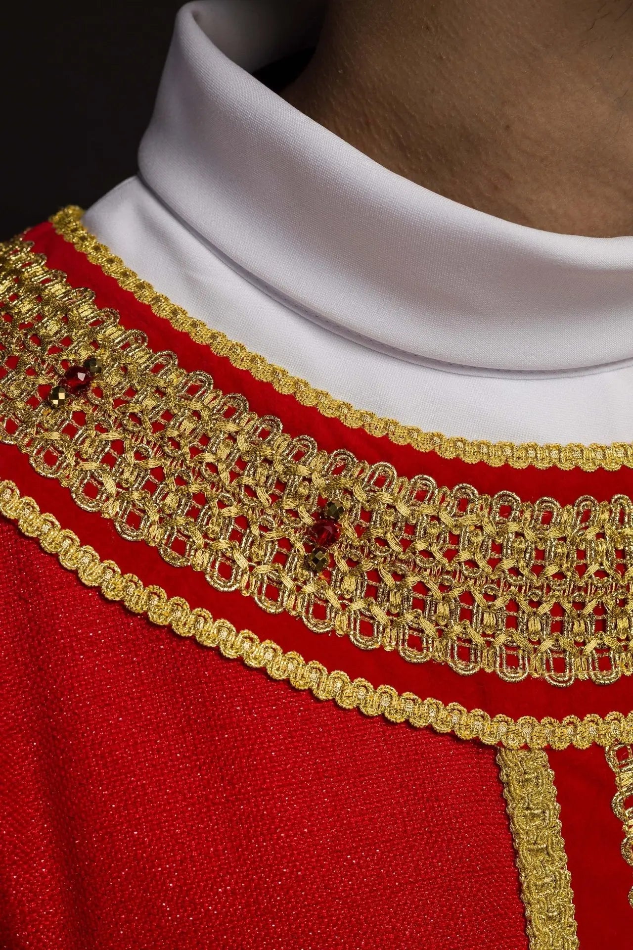 Chasuble faite main avec pierres naturelles – Collection Handmade 7001