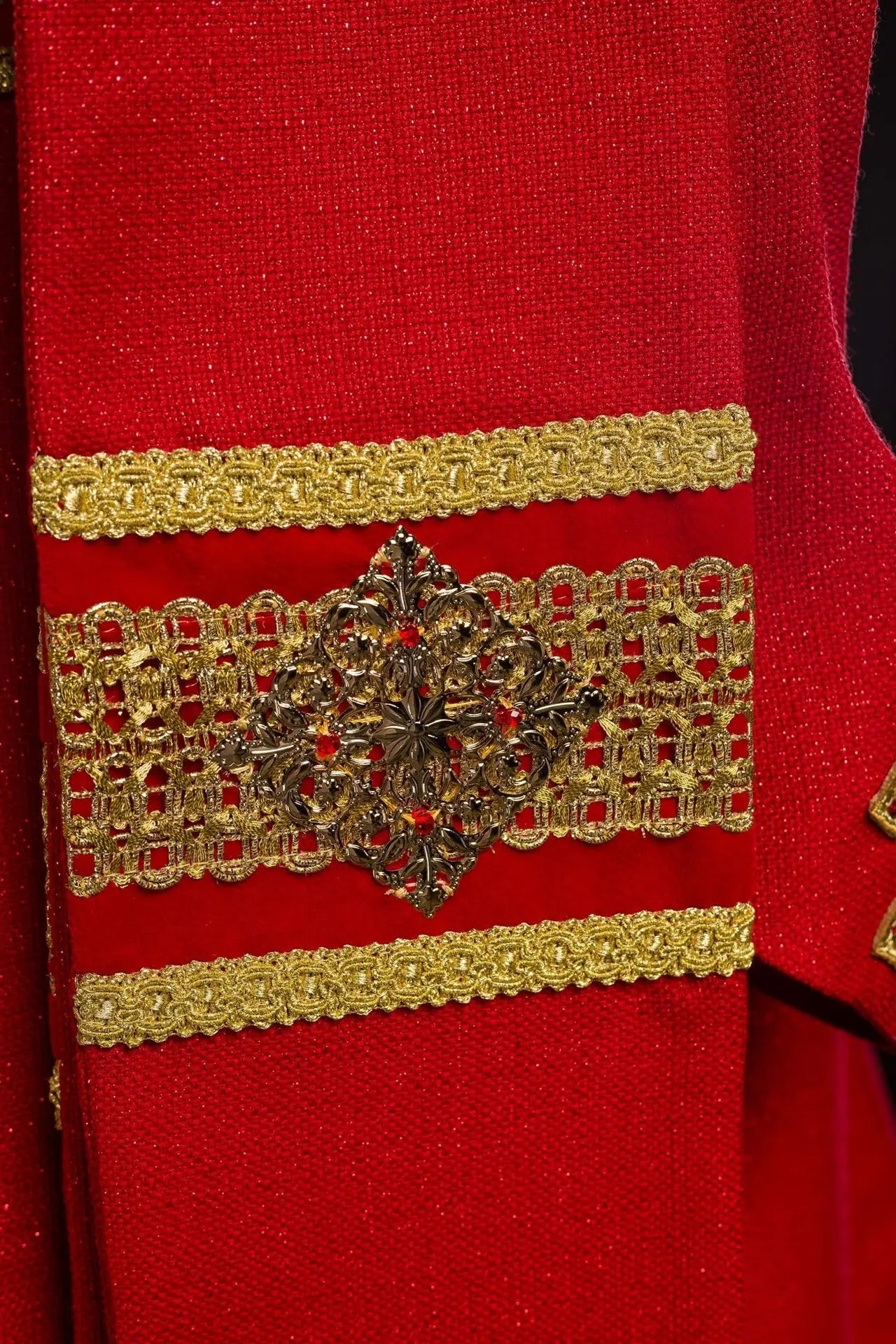 Handmade Chasuble with Natural Stones – Collection Handmade 7001