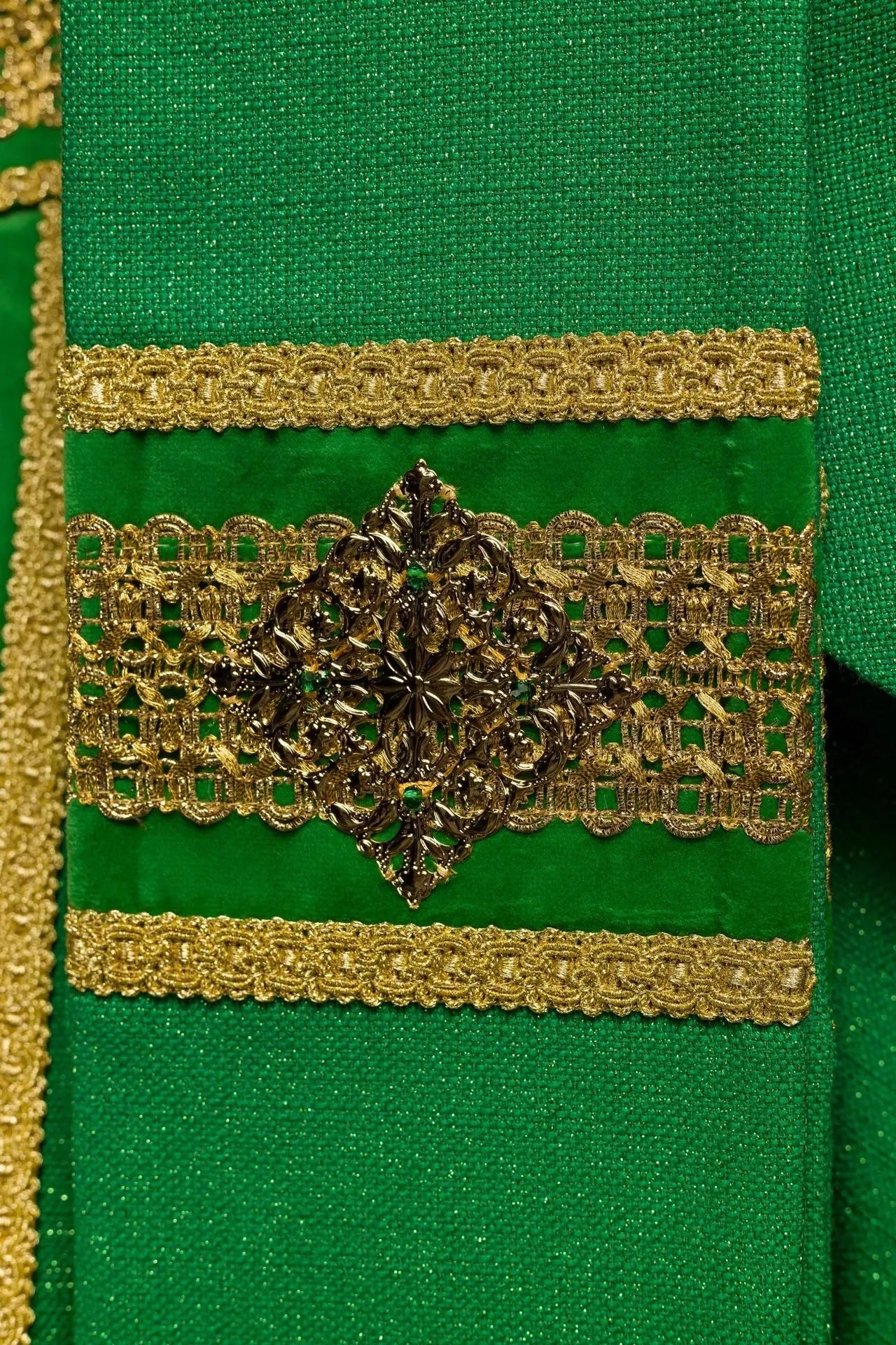 Handmade Chasuble with Natural Stones – Collection Handmade 7001