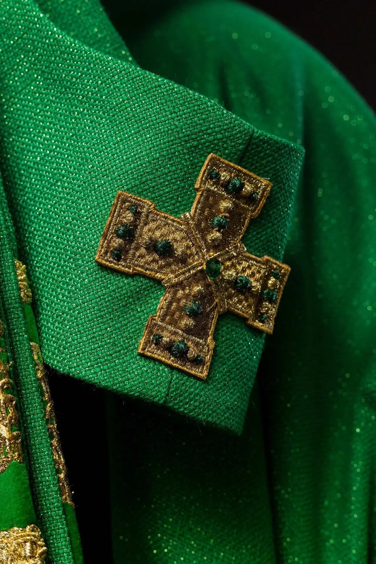 Handmade Chasuble with Natural Stones – Collection Handmade 7001