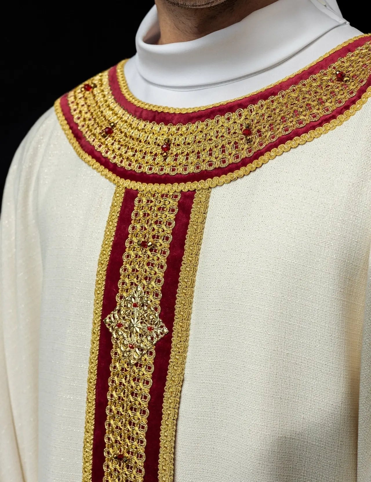Chasuble faite main avec pierres naturelles – Collection Handmade 7001
