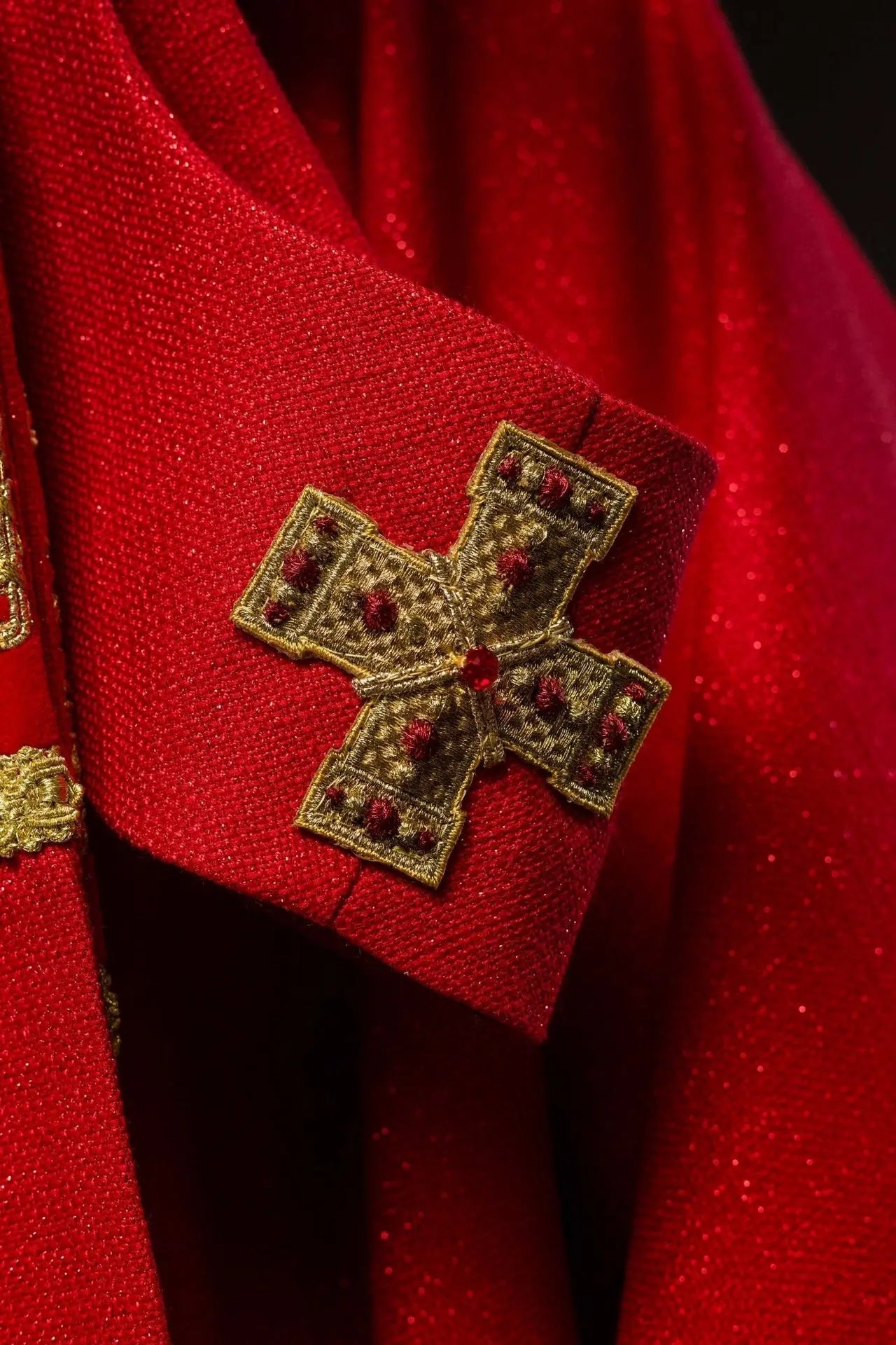 Handmade Chasuble with Natural Stones – Collection Handmade 7001