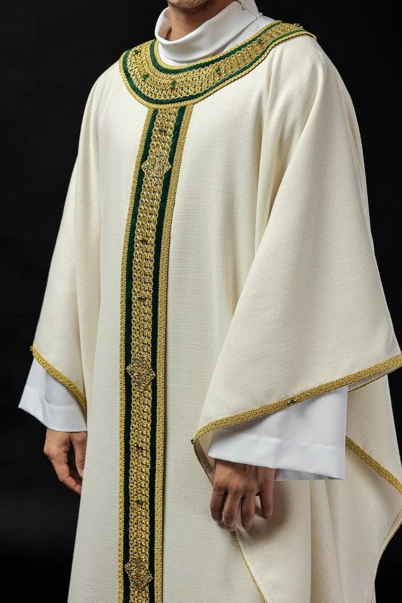 Chasuble faite main avec pierres naturelles – Collection Handmade 7001