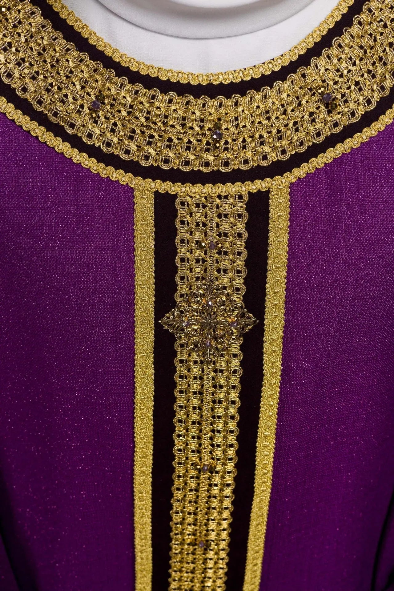 Handmade Chasuble with Natural Stones – Collection Handmade 7001