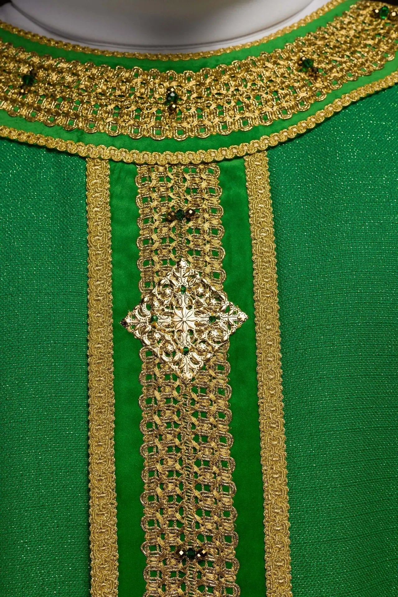 Handmade Chasuble with Natural Stones – Collection Handmade 7001