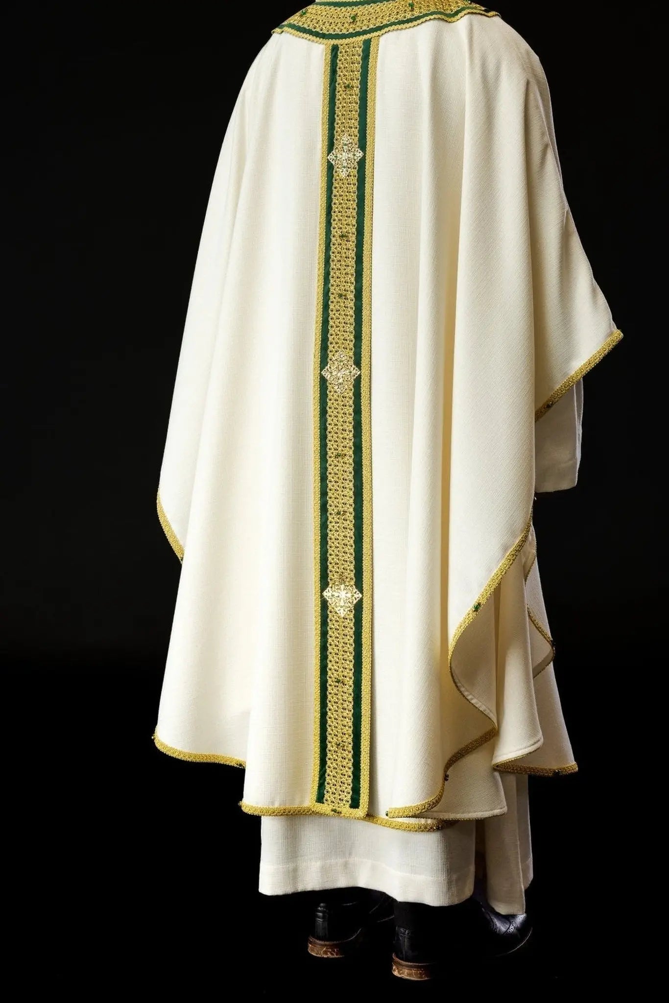 Chasuble faite main avec pierres naturelles – Collection Handmade 7001
