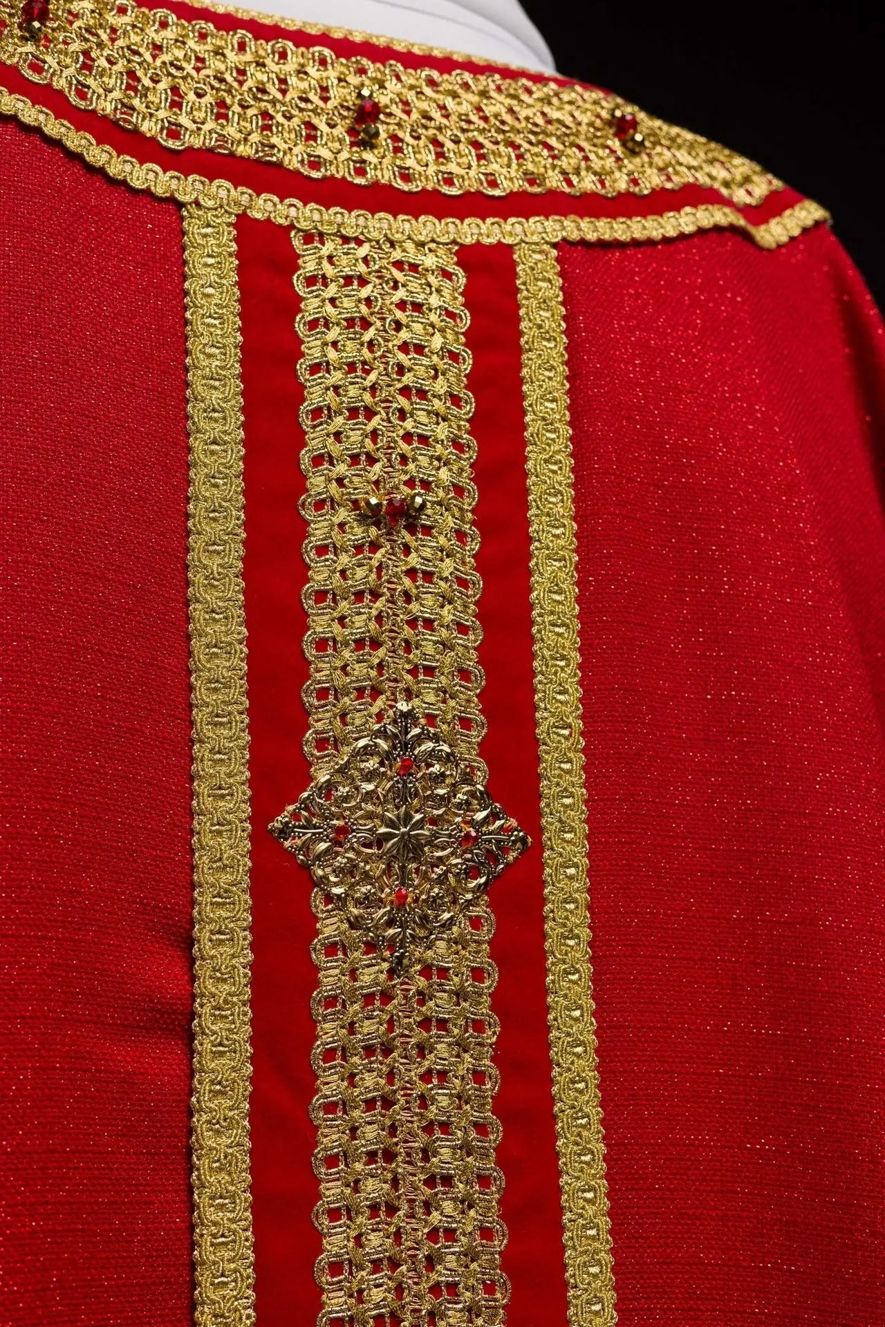 Handmade Chasuble with Natural Stones – Collection Handmade 7001