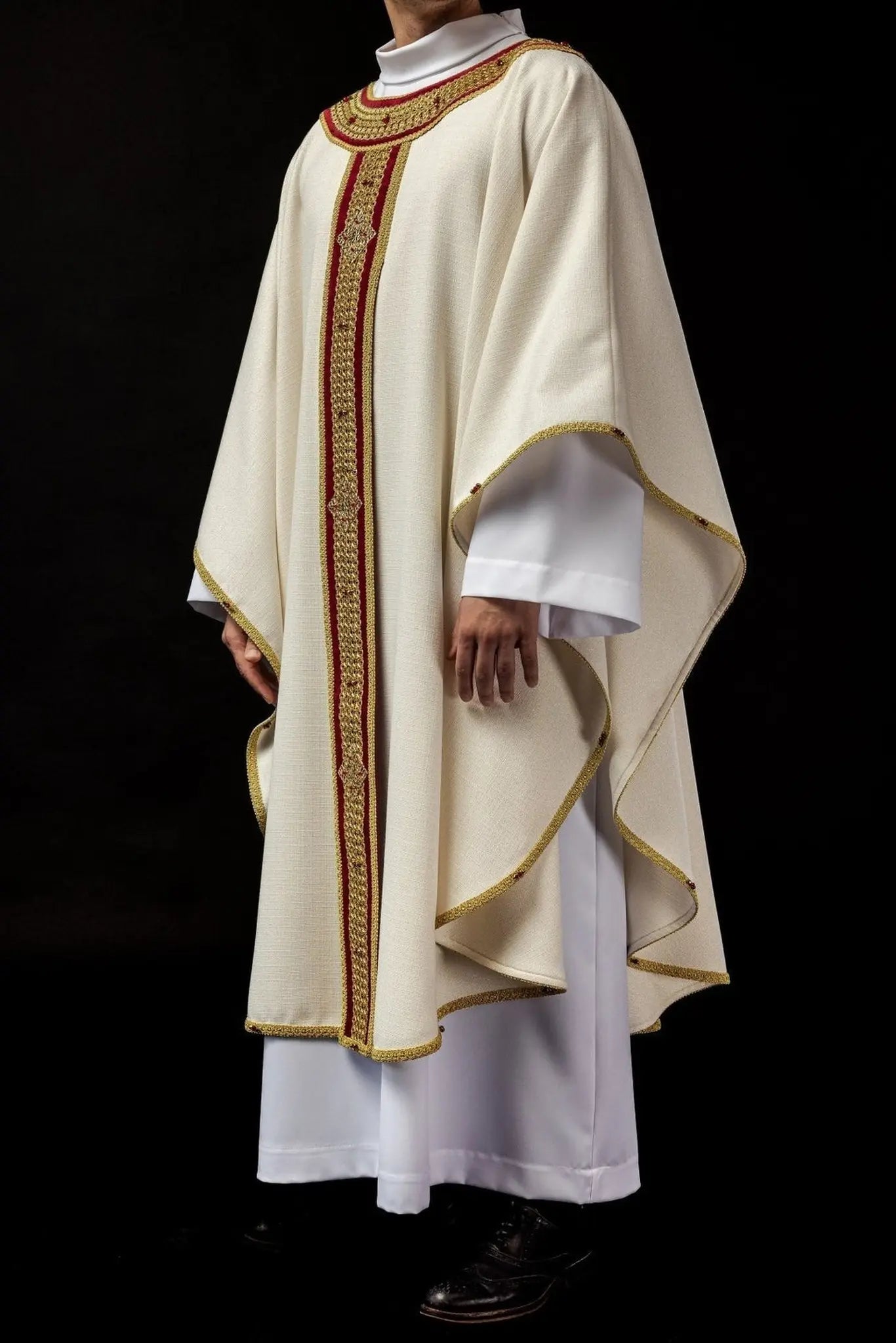 Handmade Chasuble with Natural Stones – Collection Handmade 7001