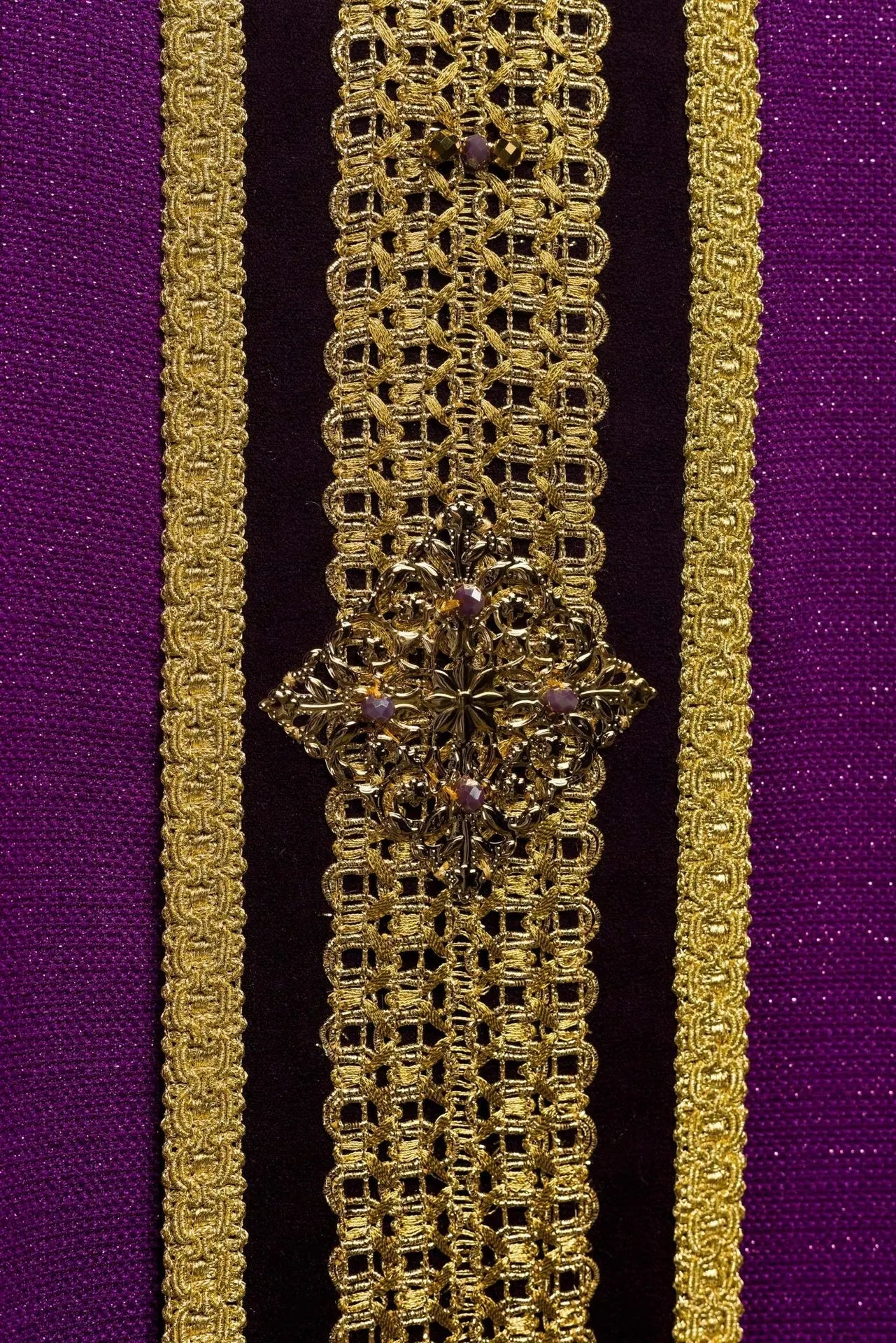 Handmade Chasuble with Natural Stones – Collection Handmade 7001