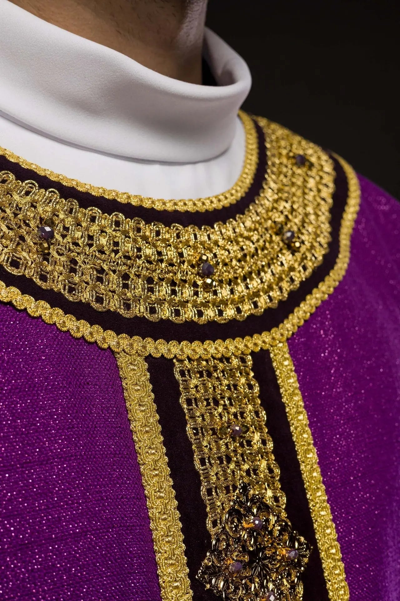 Handmade Chasuble with Natural Stones – Collection Handmade 7001