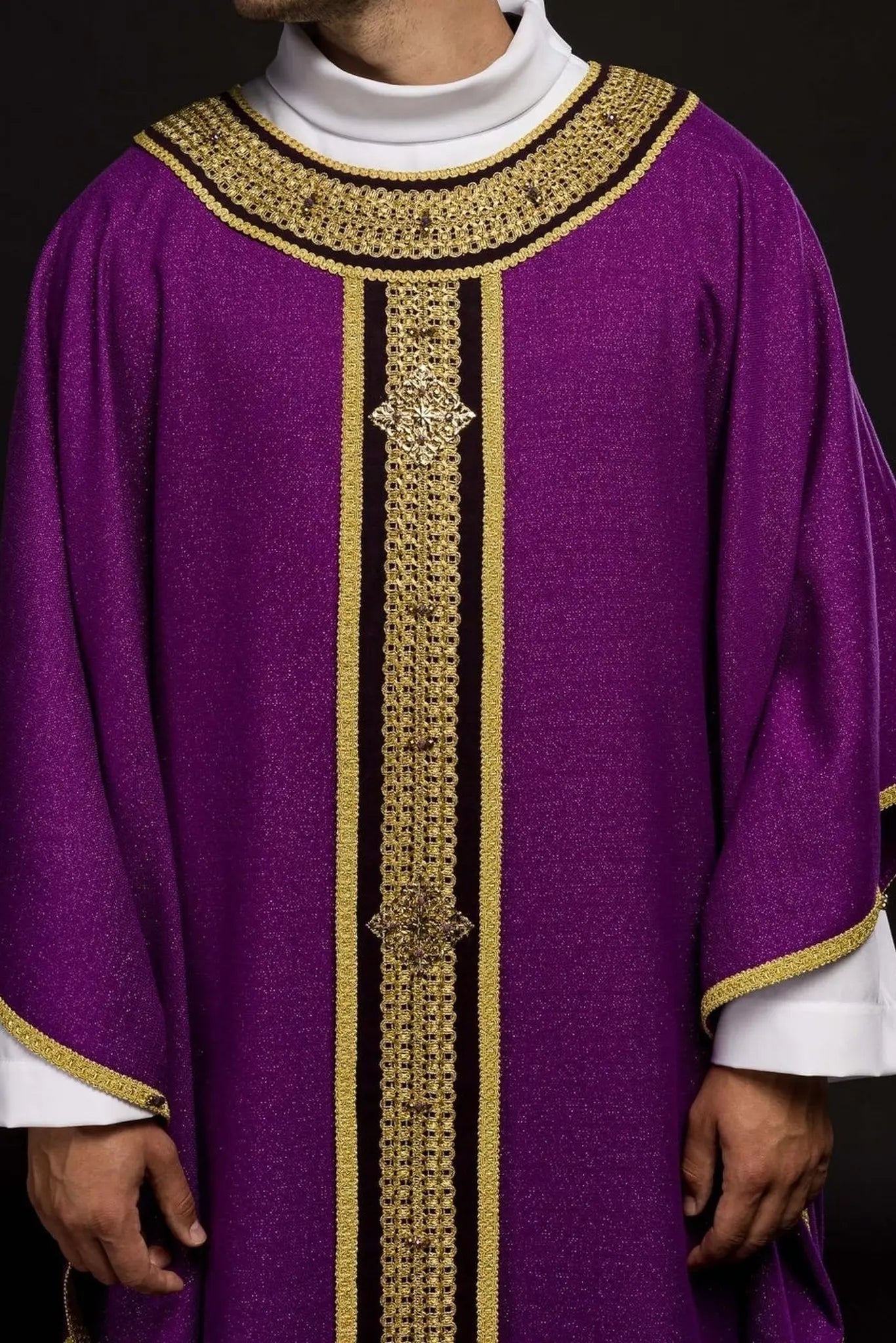 Chasuble faite main avec pierres naturelles – Collection Handmade 7001