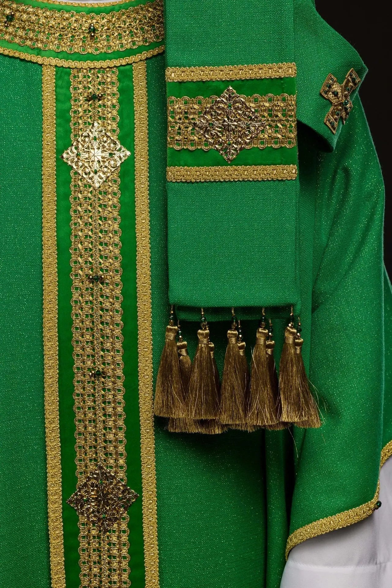 Handmade Chasuble with Natural Stones – Collection Handmade 7001