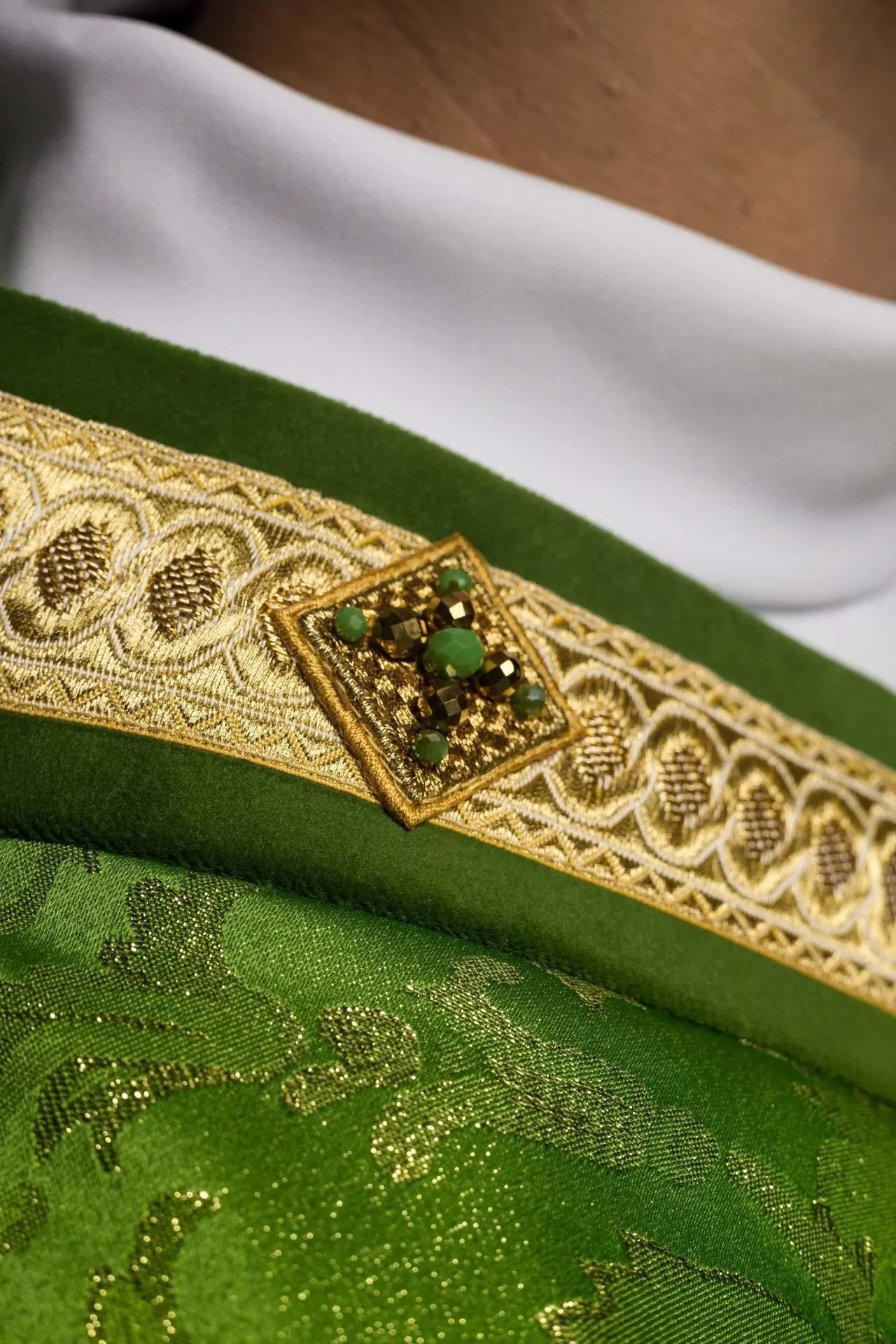Handmade Chasuble with Natural Stones – Collection Handmade 7003