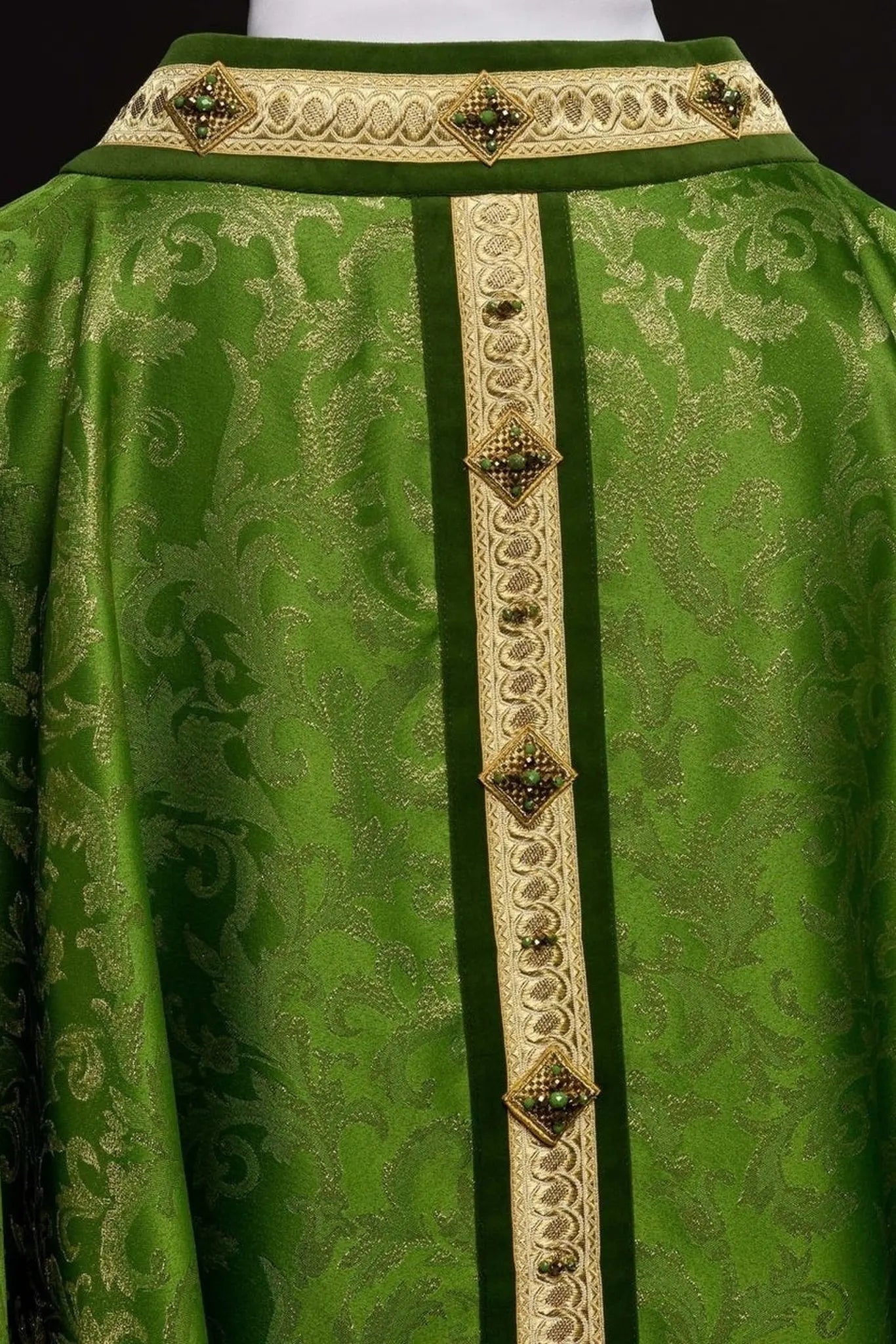Handmade Chasuble with Natural Stones – Collection Handmade 7003