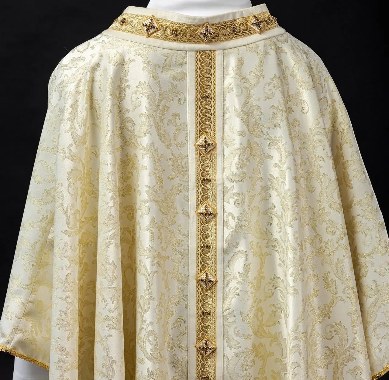 Chasuble faite main avec pierres naturelles – Collection Handmade 7003