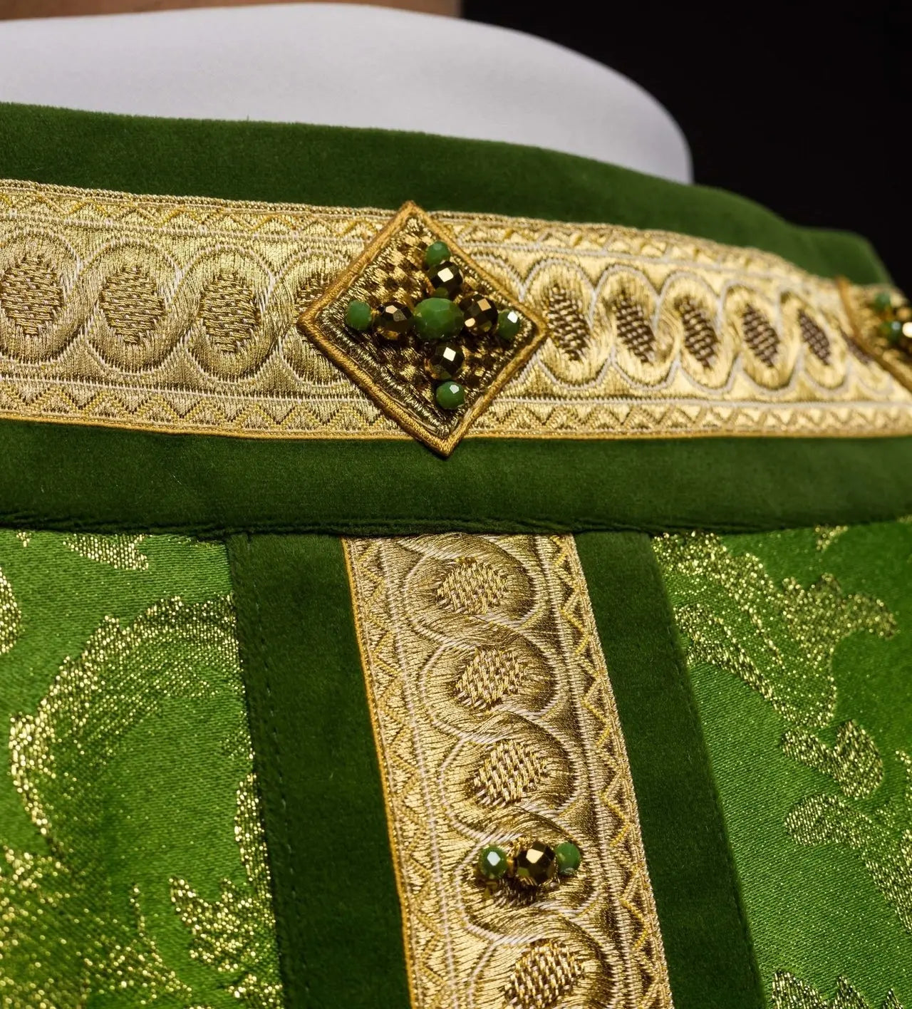 Handmade Chasuble with Natural Stones – Collection Handmade 7003