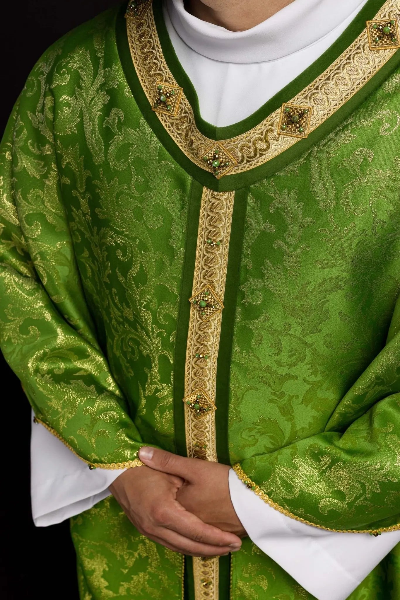 Handmade Chasuble with Natural Stones – Collection Handmade 7003