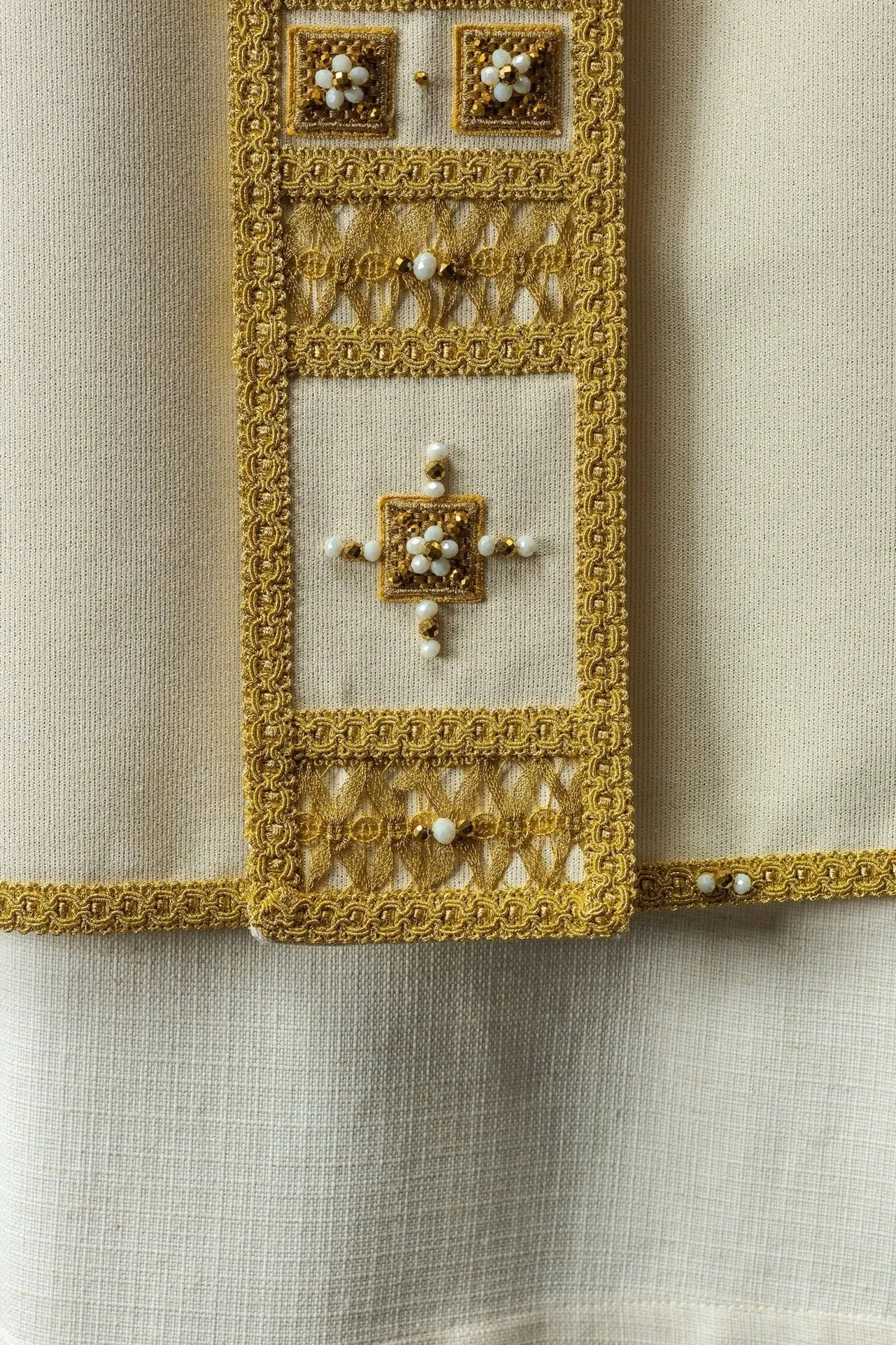 Handmade Chasuble with Natural Stones – Collection Handmade 7008