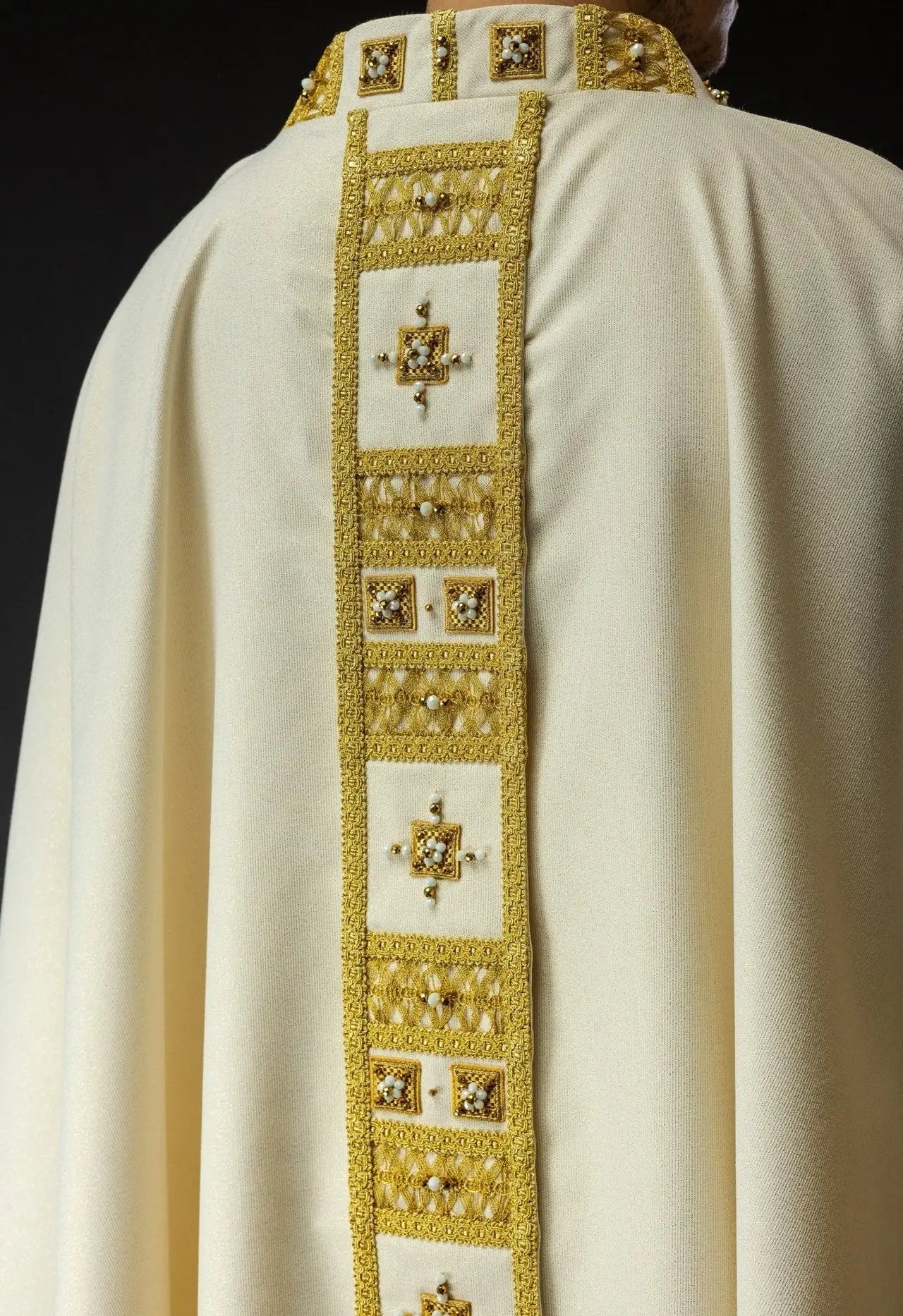 Handmade Chasuble with Natural Stones – Collection Handmade 7008