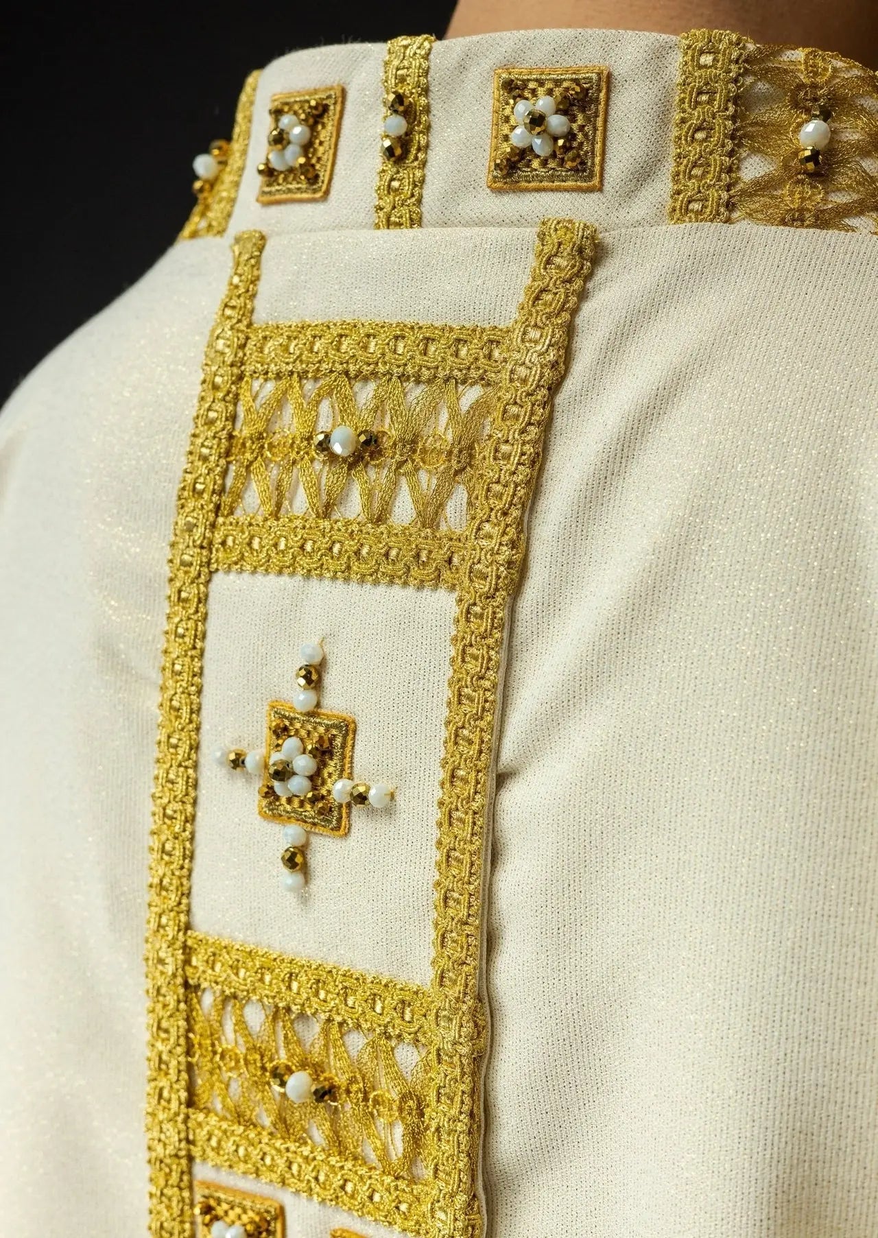 Handmade Chasuble with Natural Stones – Collection Handmade 7008