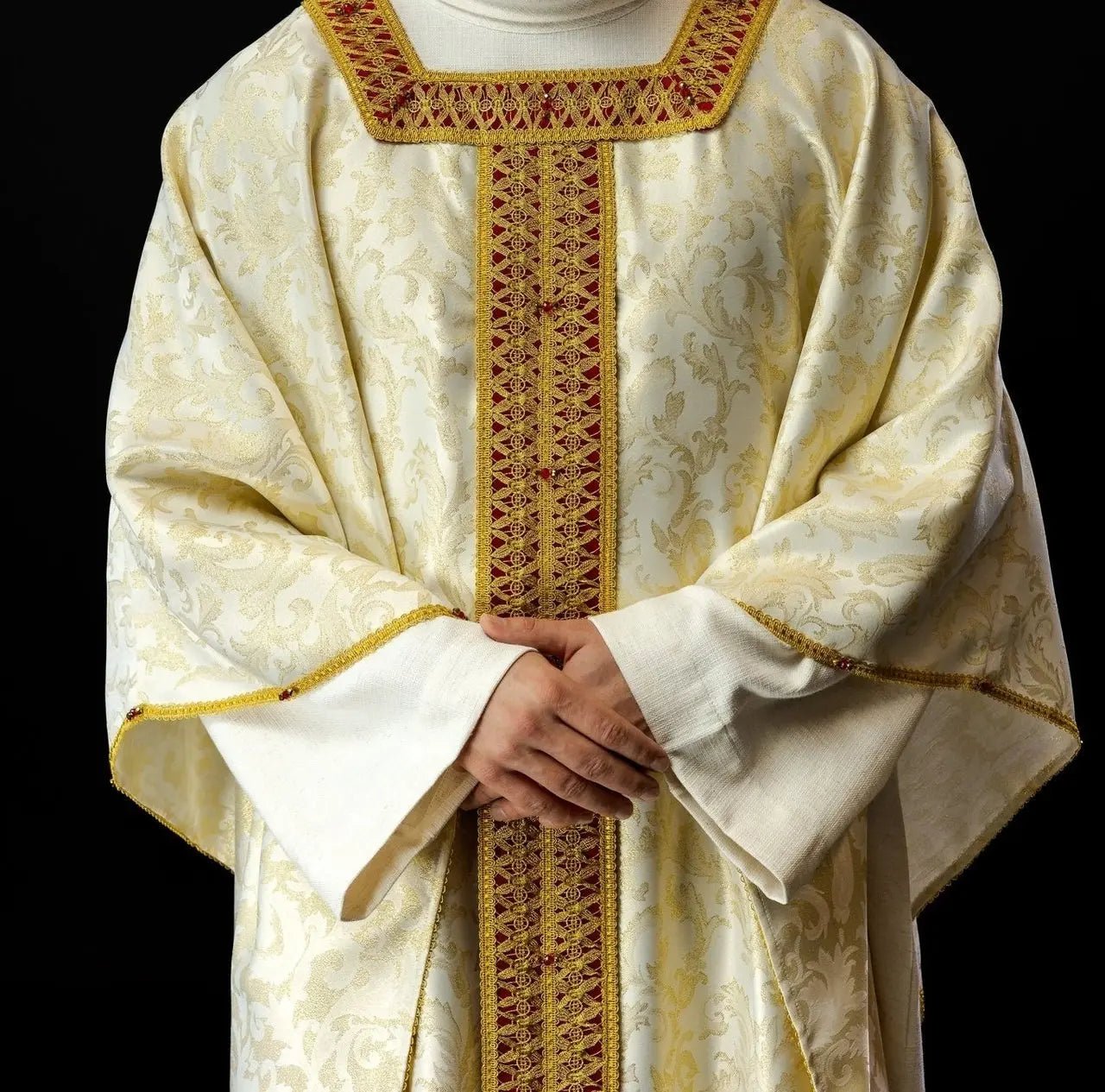 Chasuble liturgique artisanale avec pierres naturelles – Modèle 7009