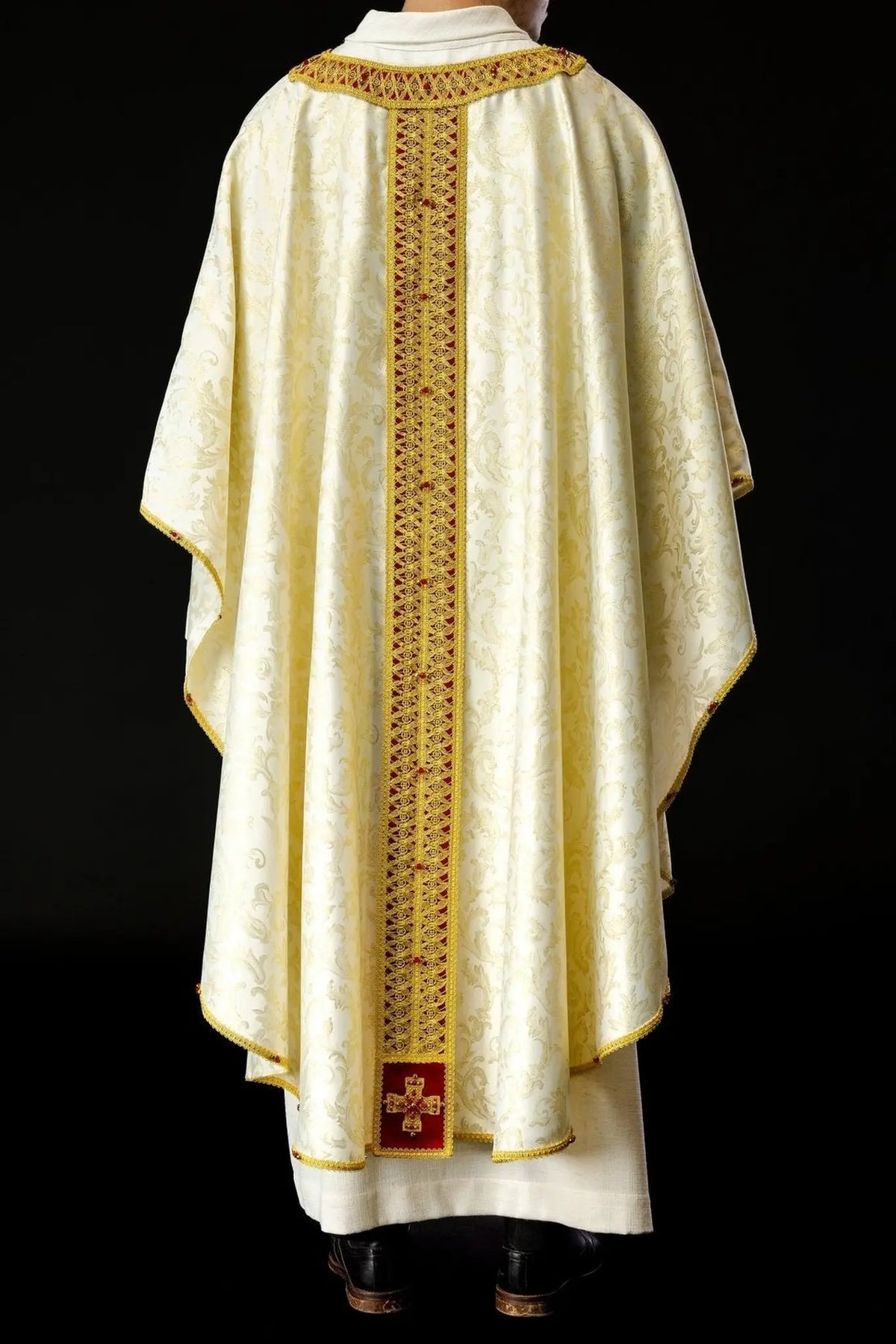 Handcrafted Liturgical Chasuble with Natural Stones – Model 7009