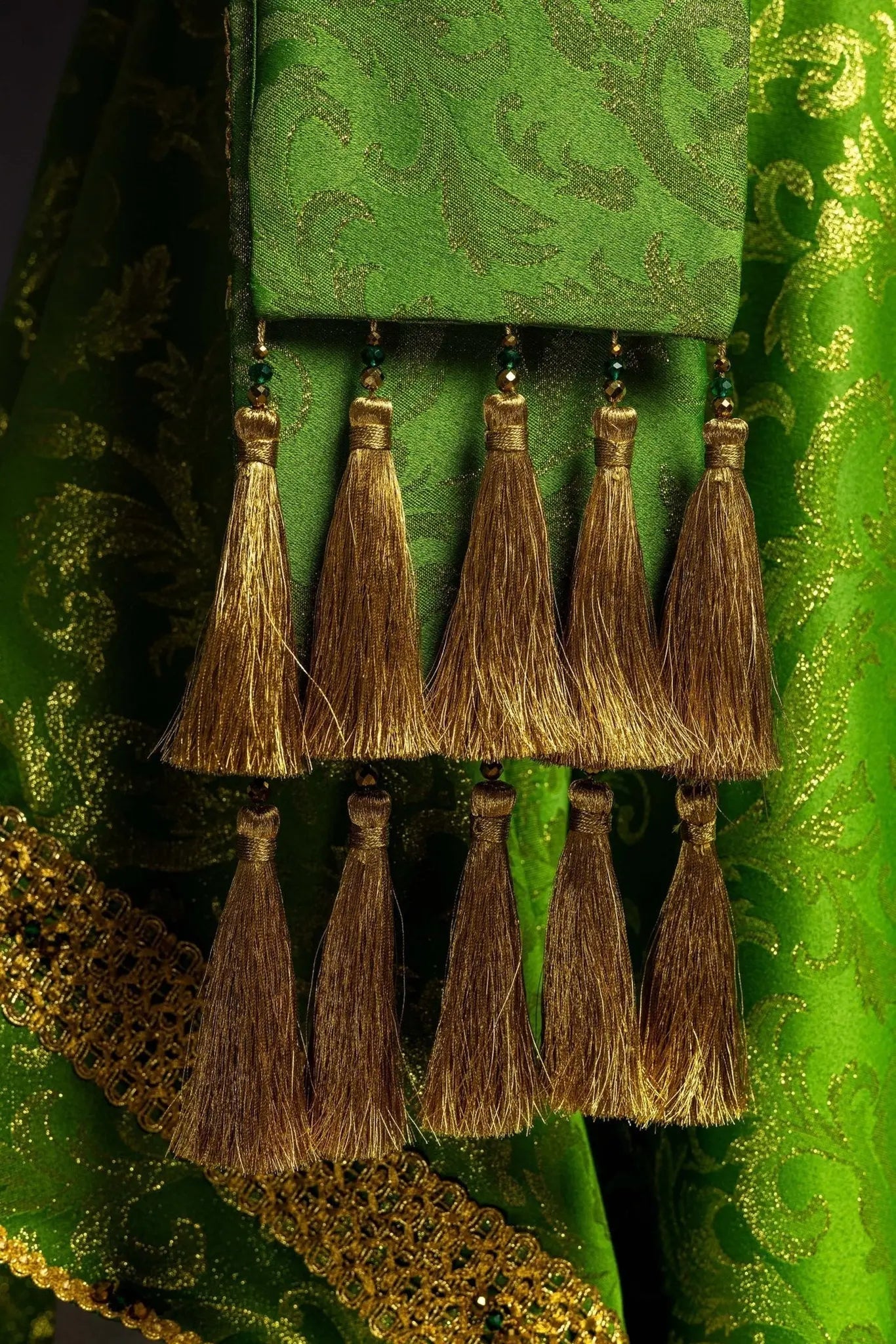 Chasuble verte faite main avec pierres naturelles – Collection Handmade 7010