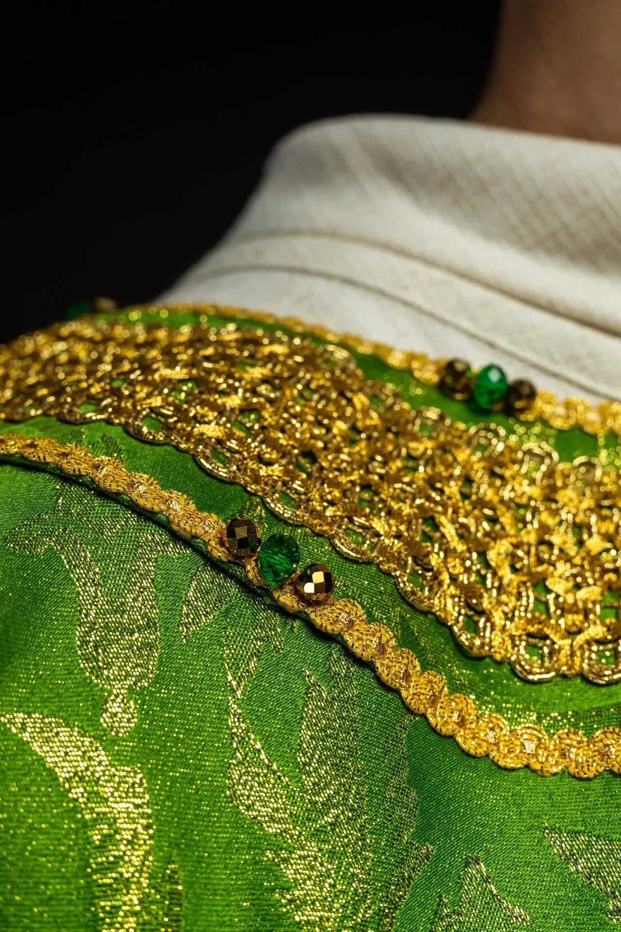 Handmade Green Chasuble with Natural Stones – Collection Handmade 7010