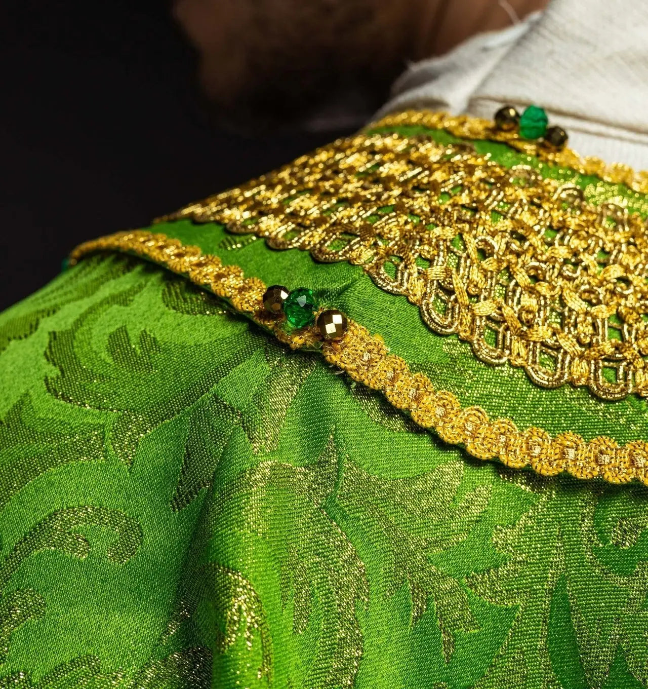 Handmade Green Chasuble with Natural Stones – Collection Handmade 7010