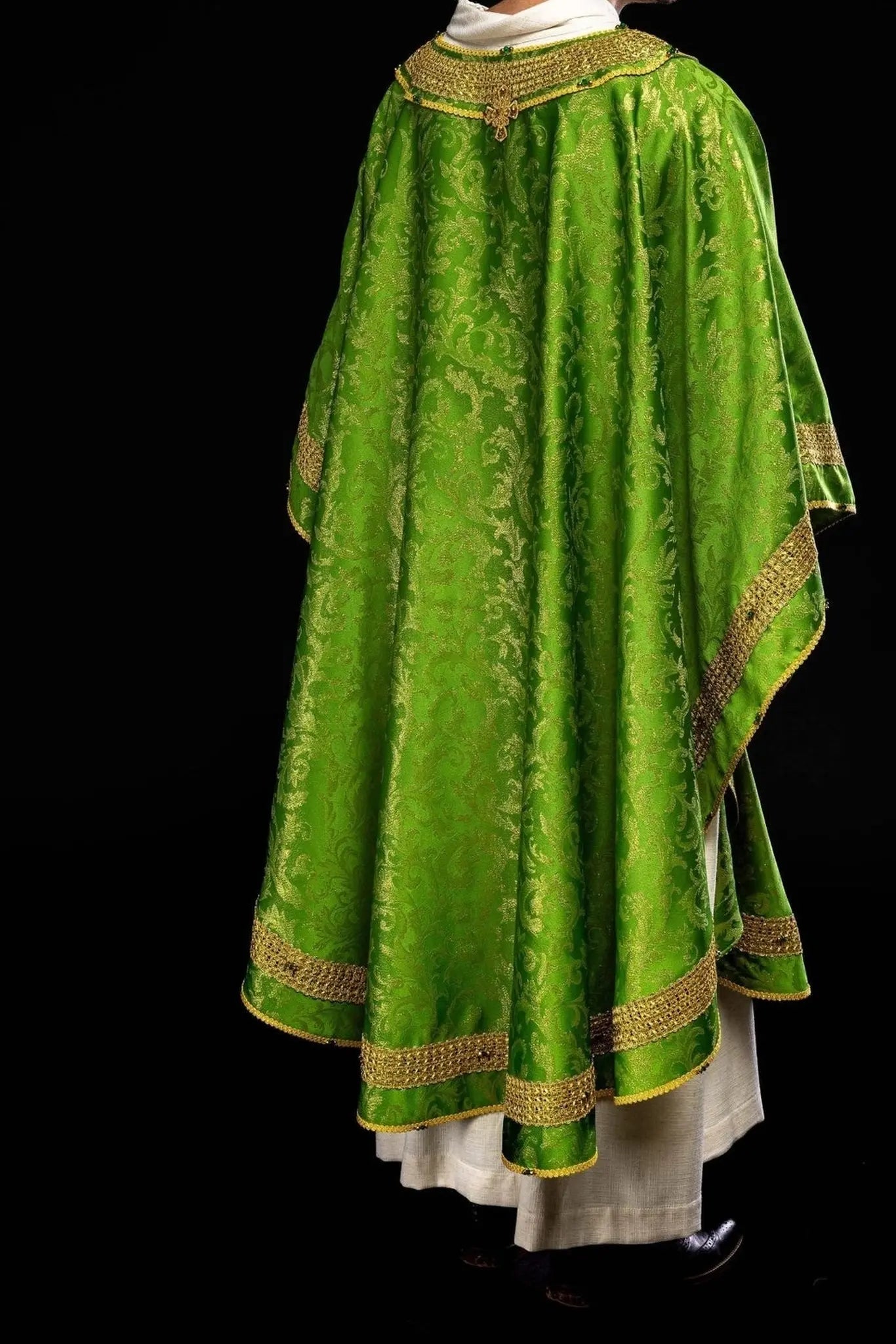 Chasuble verte faite main avec pierres naturelles – Collection Handmade 7010