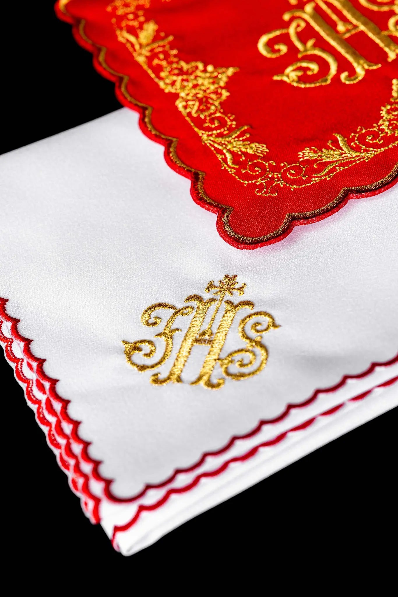 Red chalice linen set with IHS embroidery - HAFTINA ATELIER