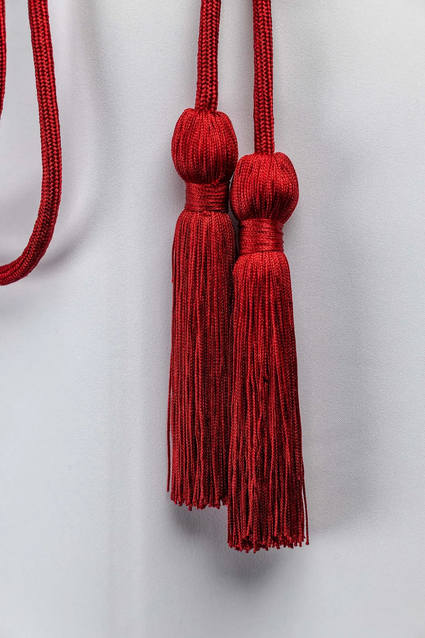 Red liturgical cincture with decorative tassels - HAFTINA ATELIER