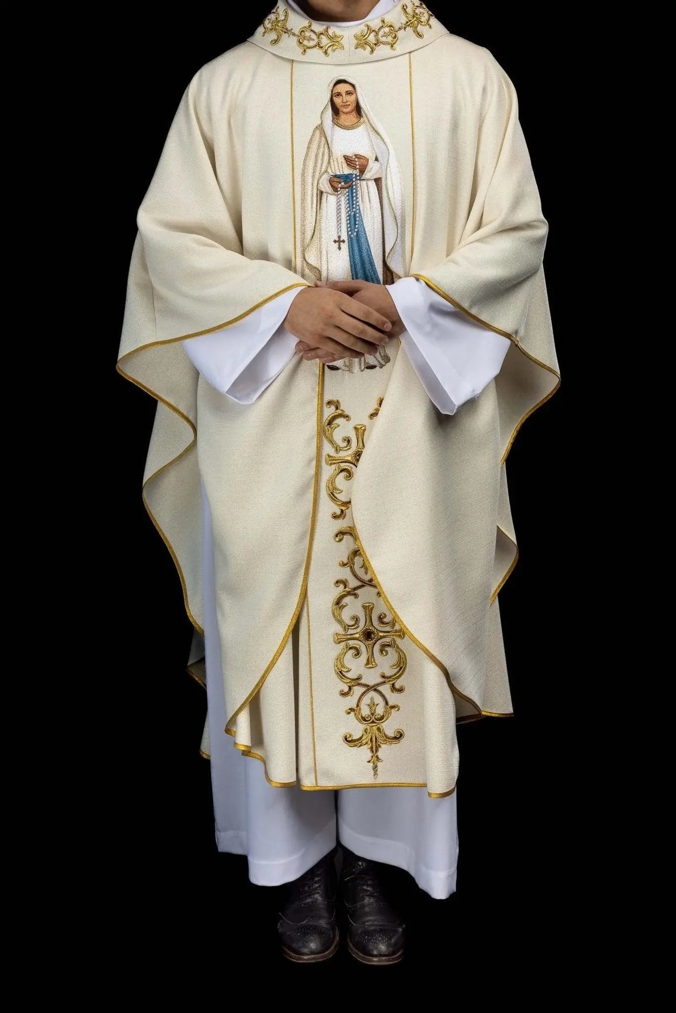 Richly Embroidered Chasuble with Our Lady of the Rosary - HAFTINA ATELIER