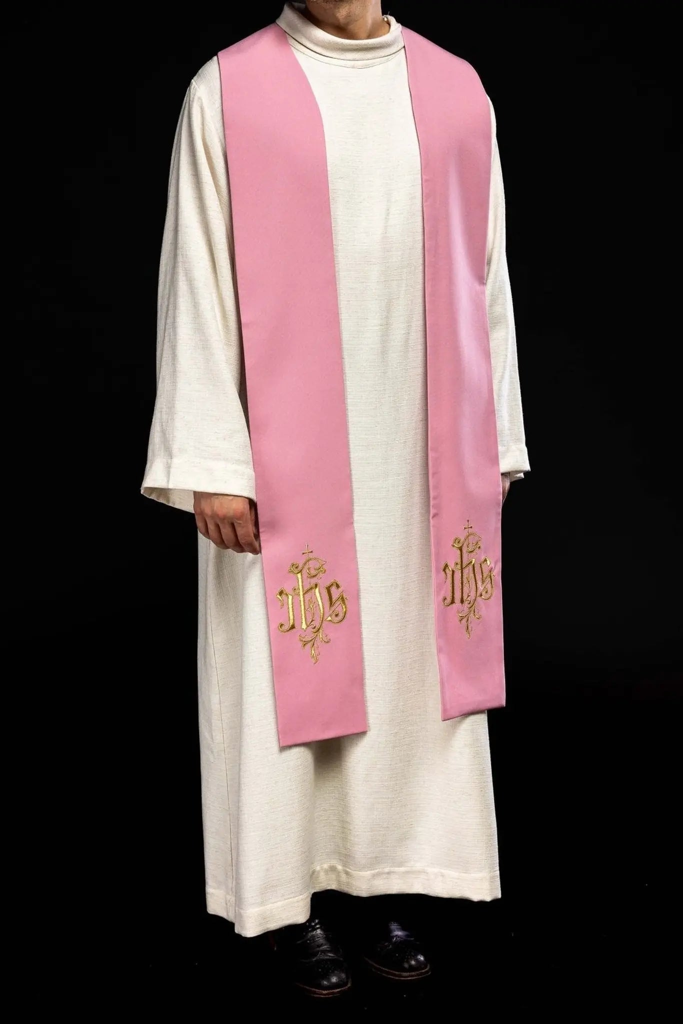 Étola rose IHS pour prêtre