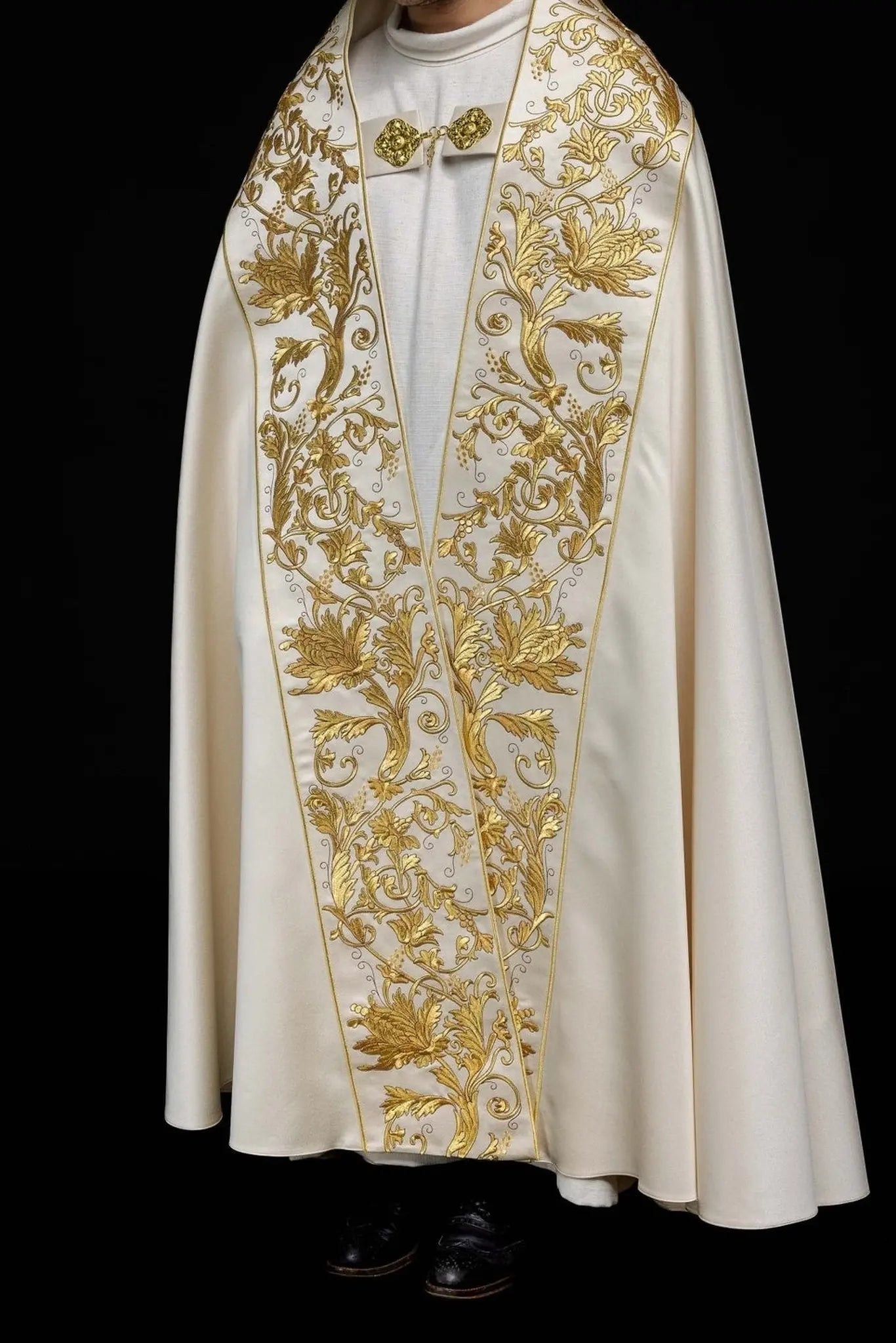 Roman Satin Cope in Ecru with Embroidered Sacred Heart of Jesus