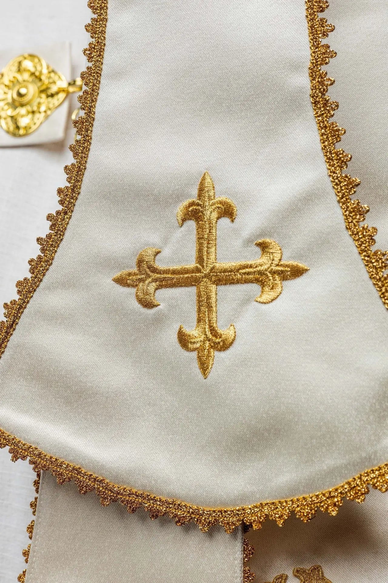 Roman Satin Cope in Ecru with Embroidered Sacred Heart of Jesus