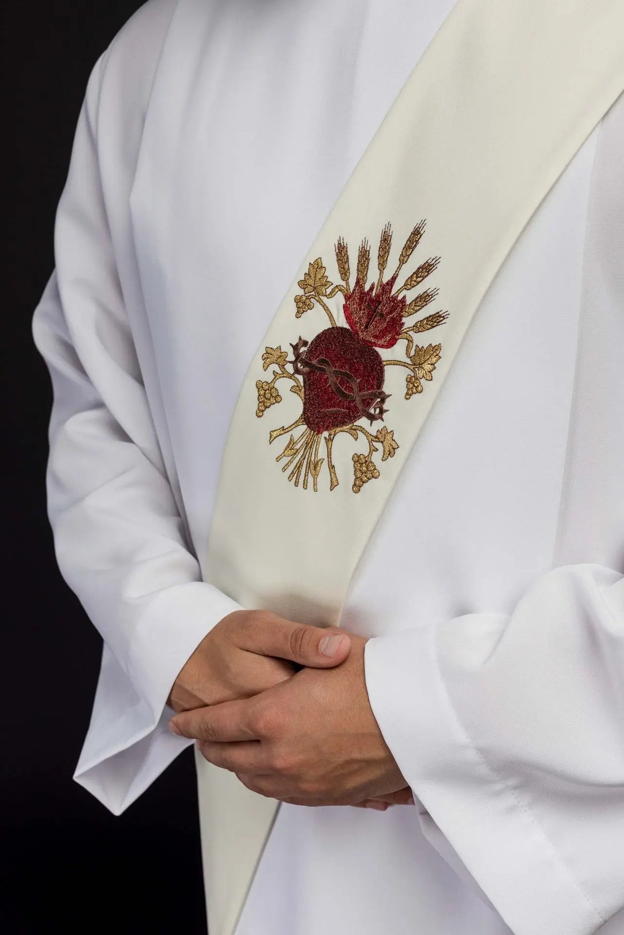 Diaconate stole with embroidery of the Heart of Jesus