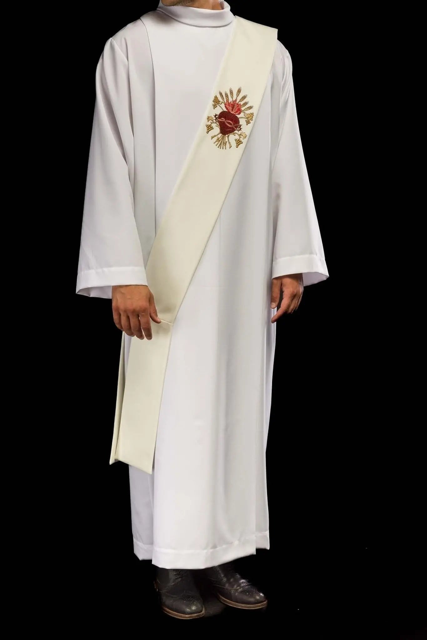 Diaconate stole with embroidery of the Heart of Jesus