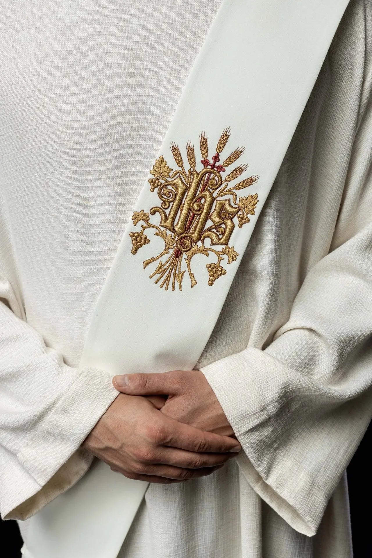 Diaconate stole with grape and cross motif