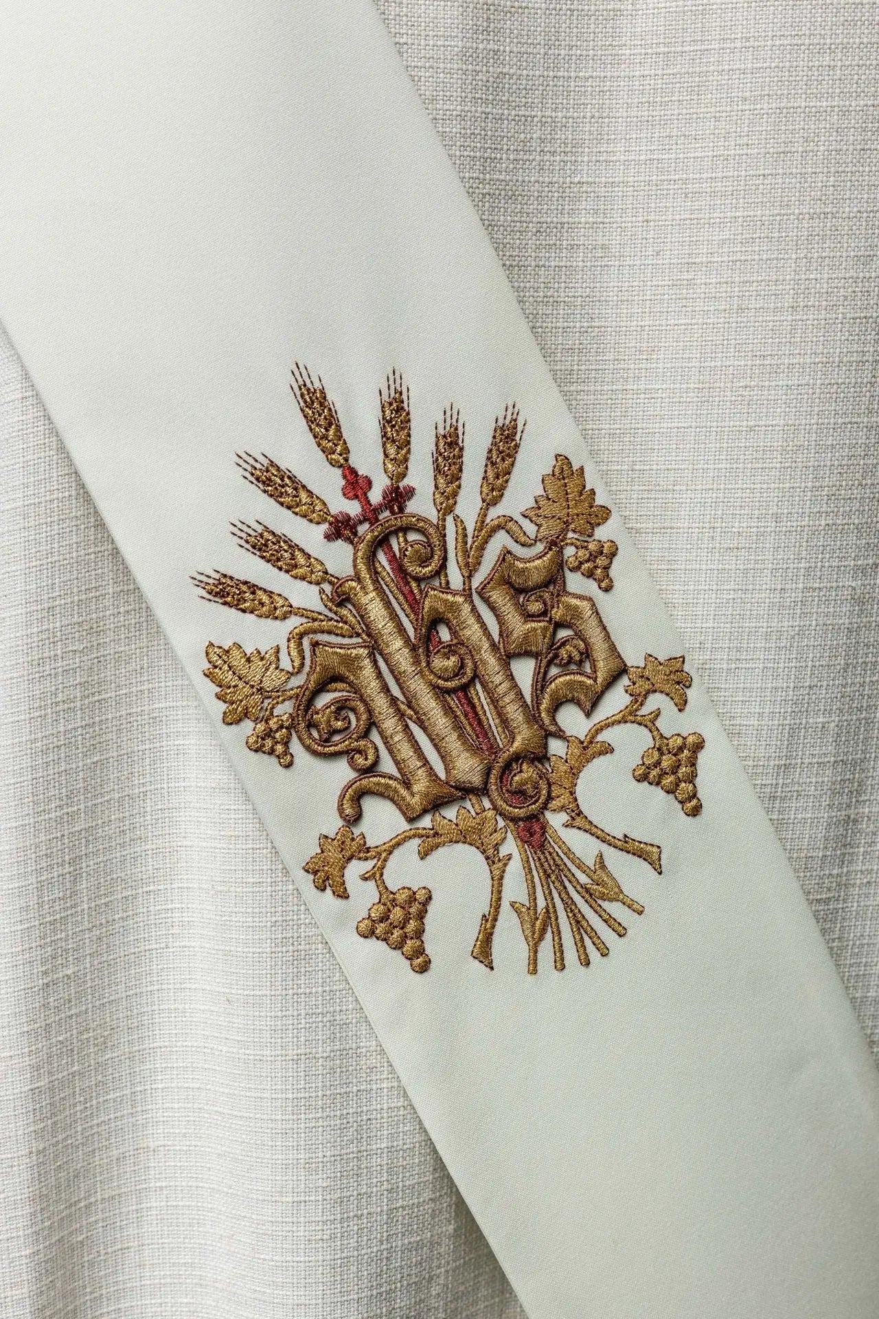 Diaconate stole with grape and cross motif