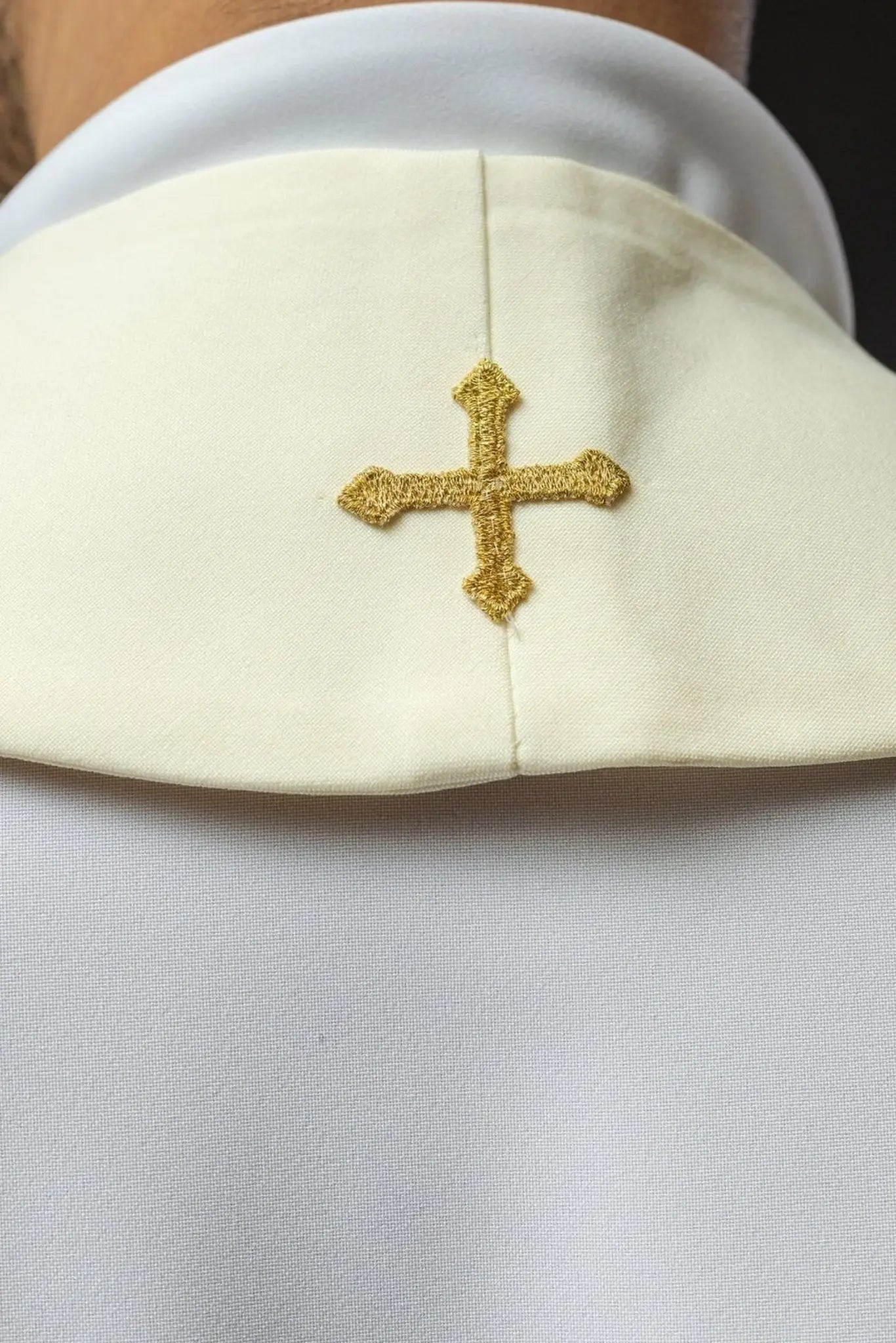 Embroidered stole IHS ecru