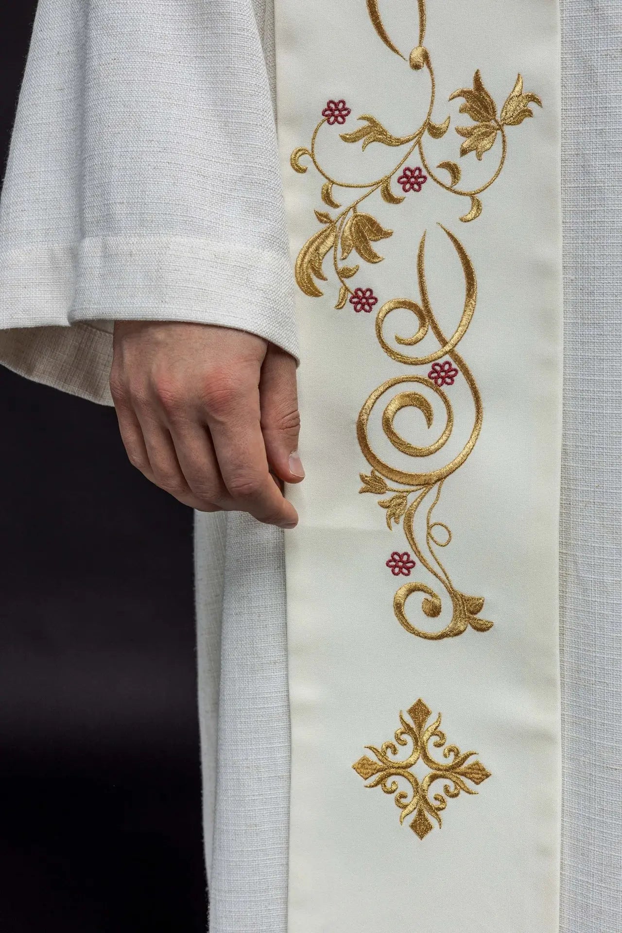 Embroidered stole IHS and chalice ecru