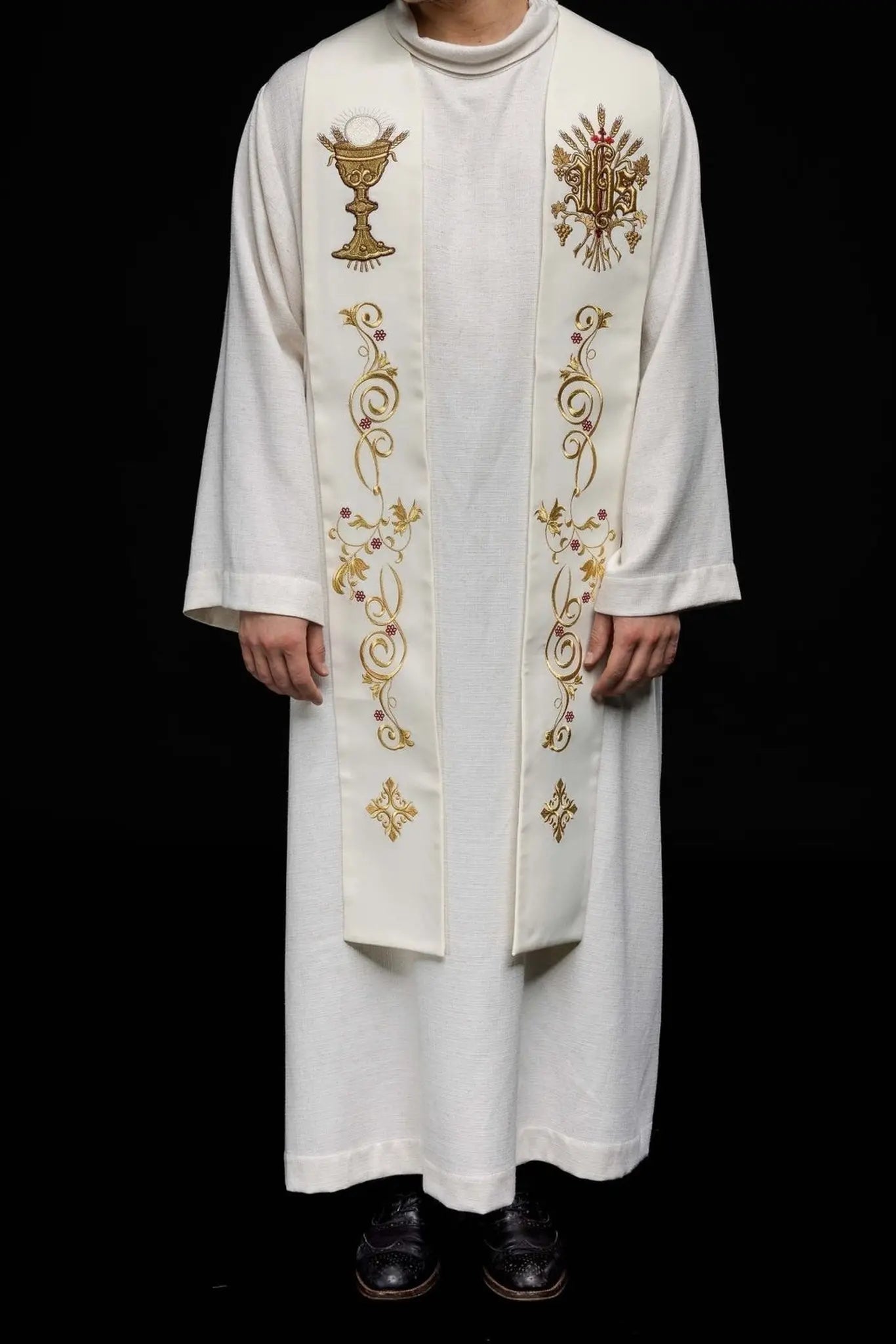 Embroidered stole IHS and chalice ecru
