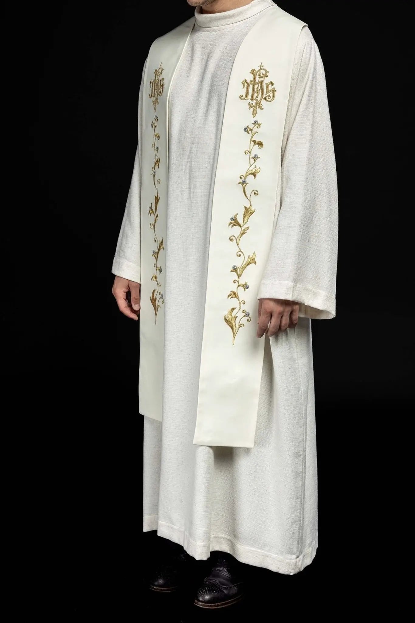 Embroidered stole IHS on cross ecru